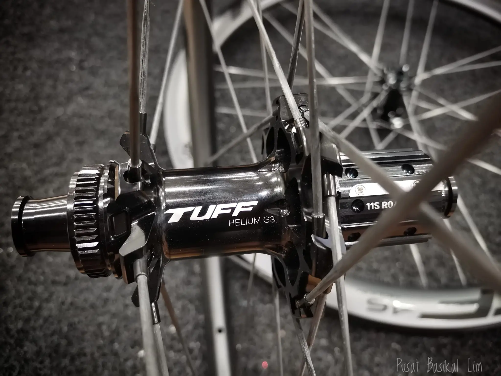 Tuff Helium G3 46 Disc Carbon Wheelset