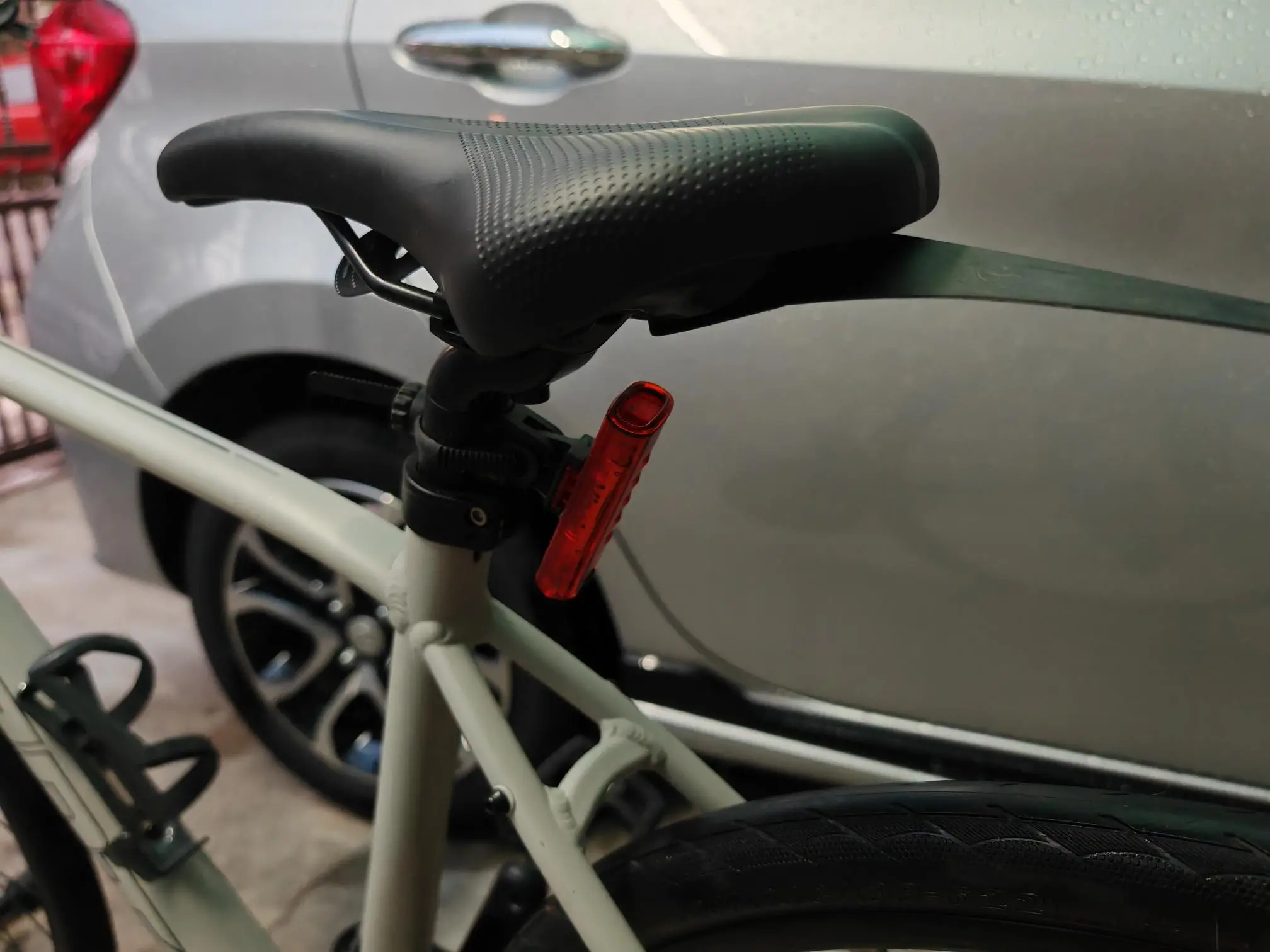 Giant Escape 2 Hybrid Touring Bike