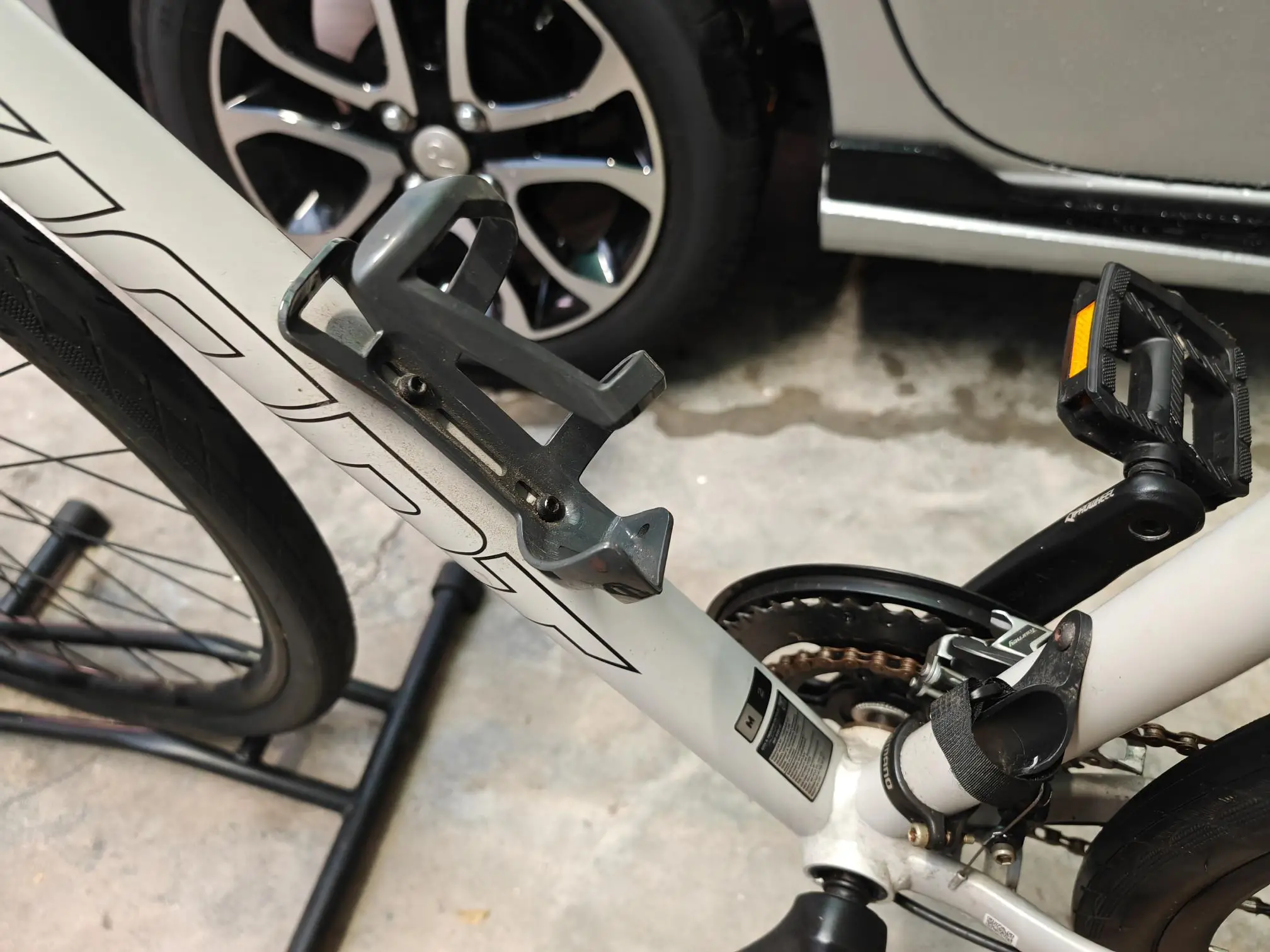 Giant Escape 2 Hybrid Touring Bike
