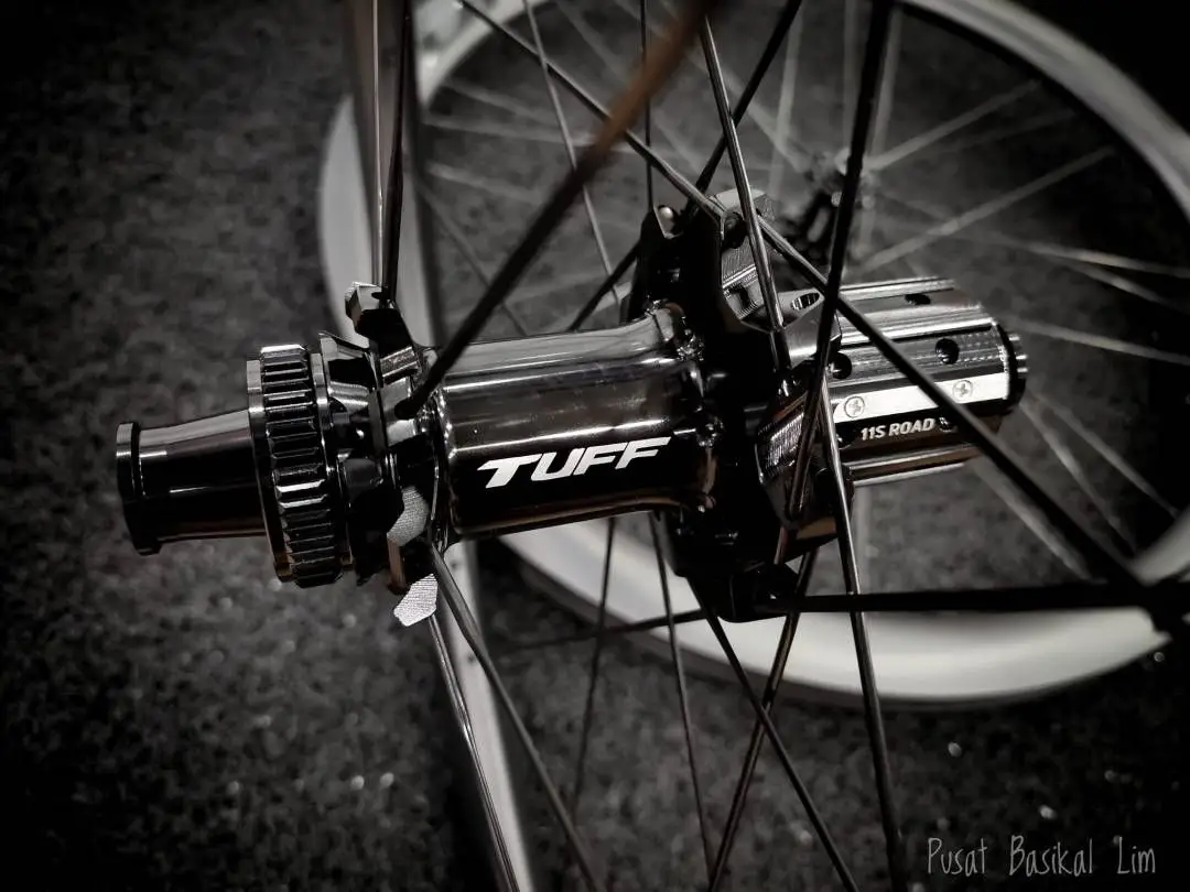 Tuff SAW 46 G3 Disc Carbon Wheelset