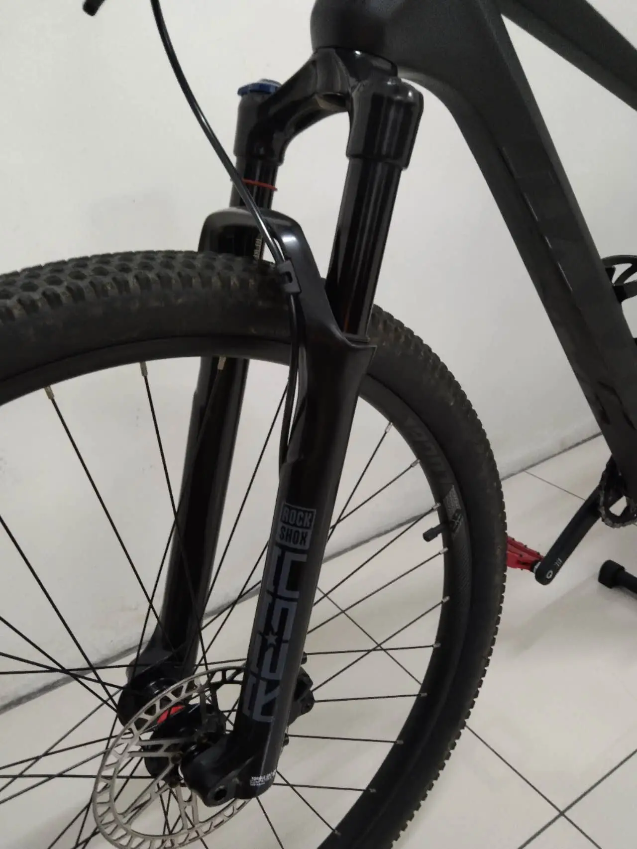 Used 29" Carbon MTB + Rockshox Reba