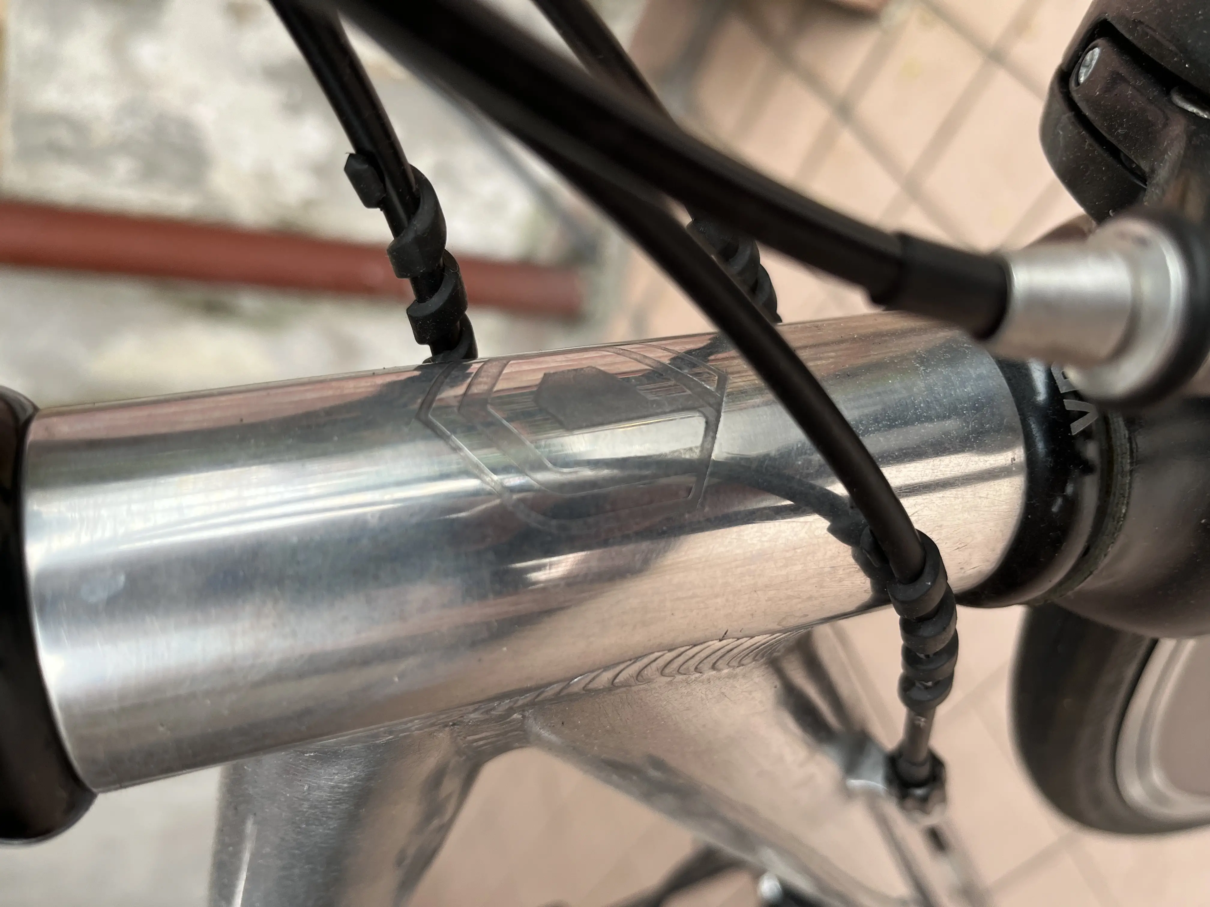 Polygon F100