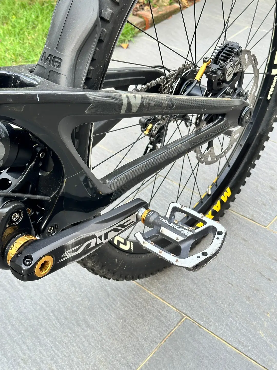 [WTS] Intense M16C Carbon Downhill Bike Complete