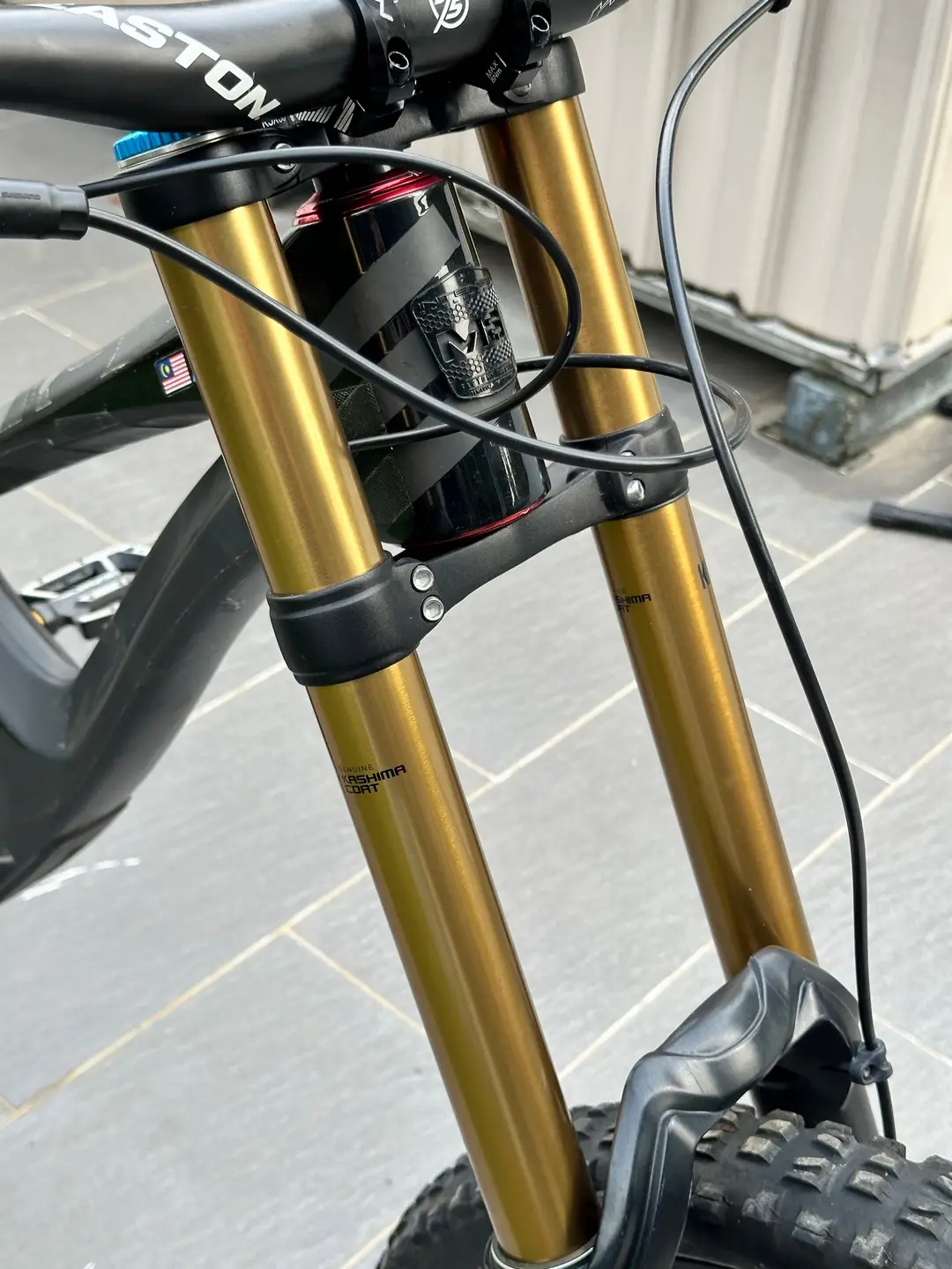 [WTS] Intense M16C Carbon Downhill Bike Complete