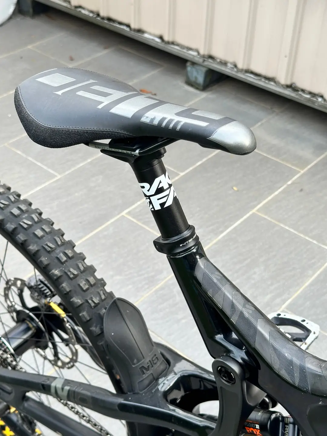 [WTS] Intense M16C Carbon Downhill Bike Complete