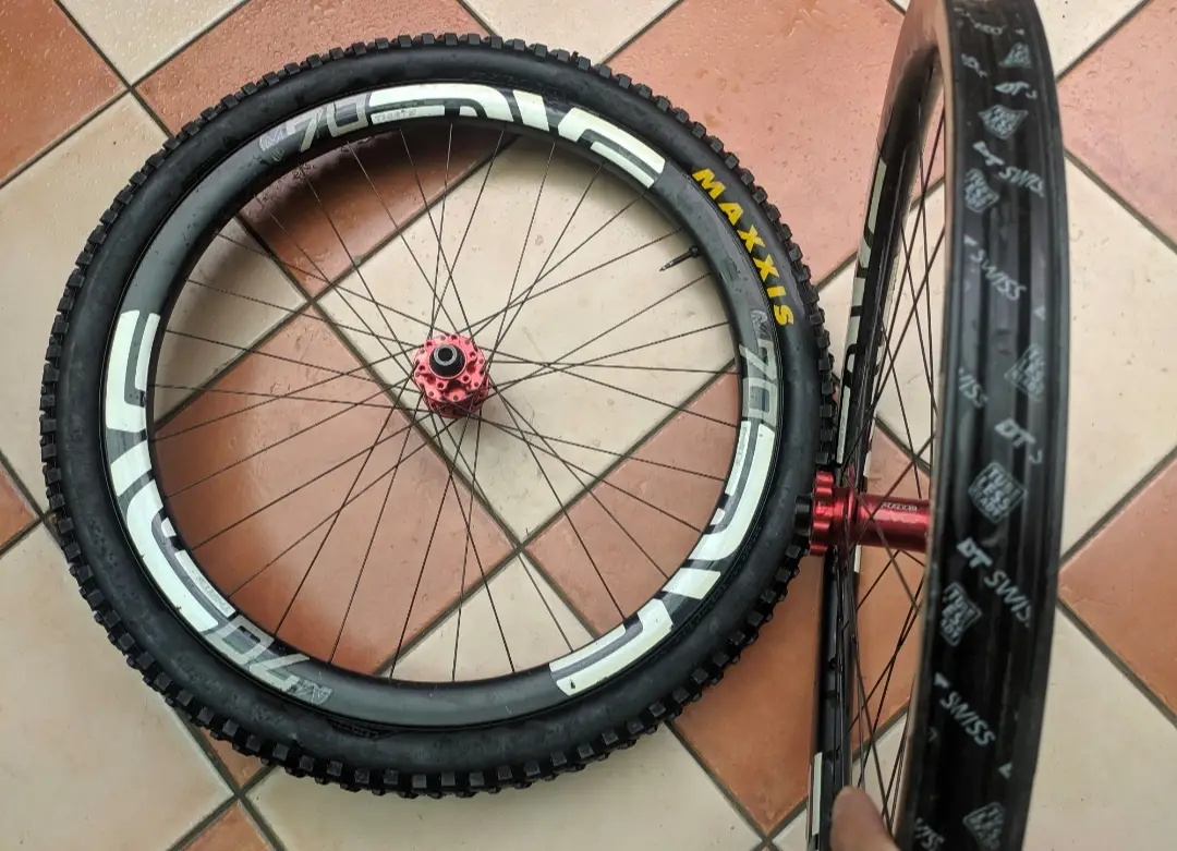 Enve M70 30mm 27.5" carbon wheelset