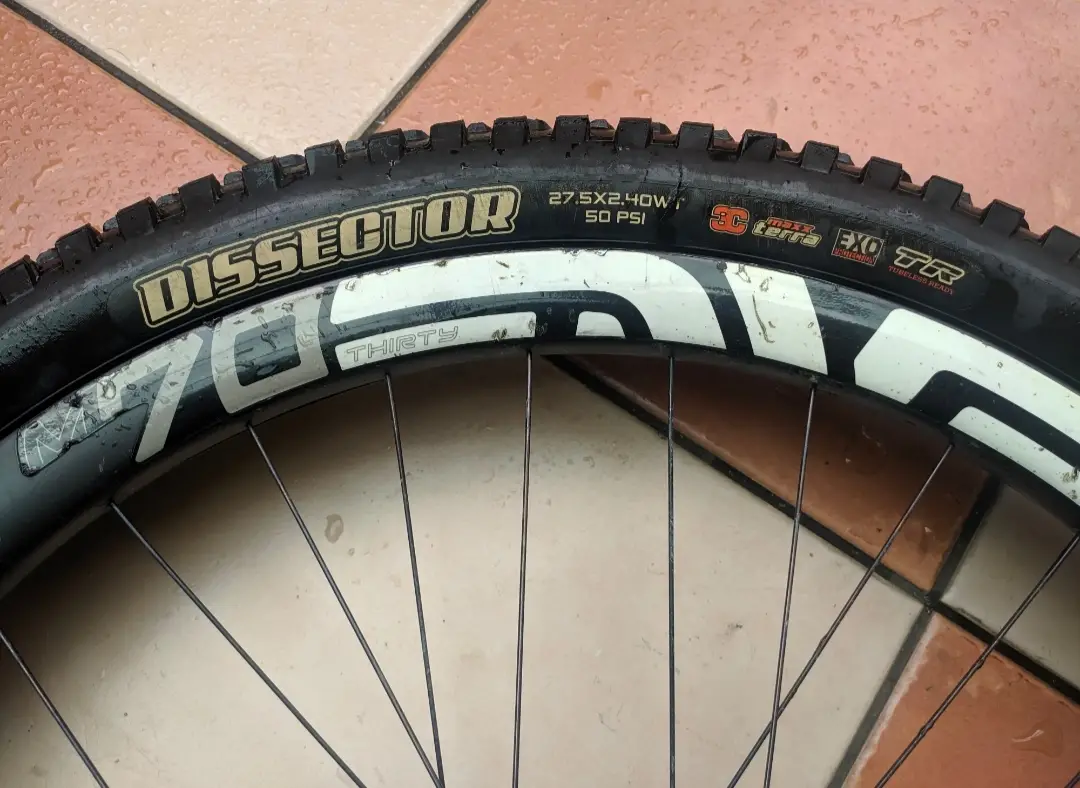 Enve M70 30mm 27.5" carbon wheelset