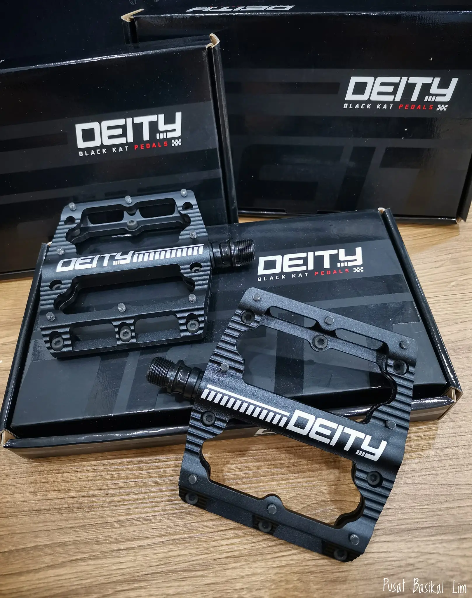 Deity Black Kat Pedals