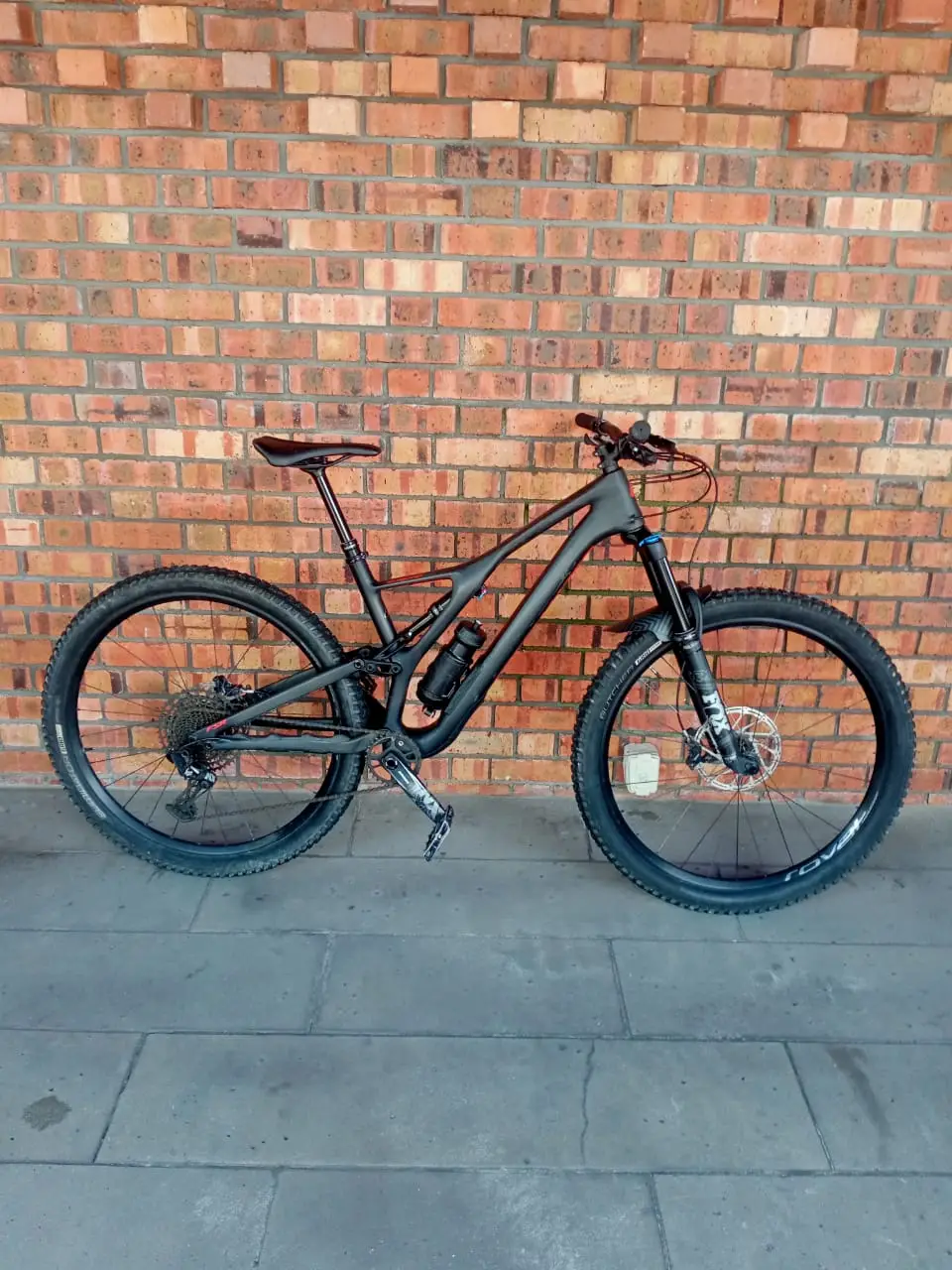Specialized stumpjumper 2020 comp carbon 29 for sale