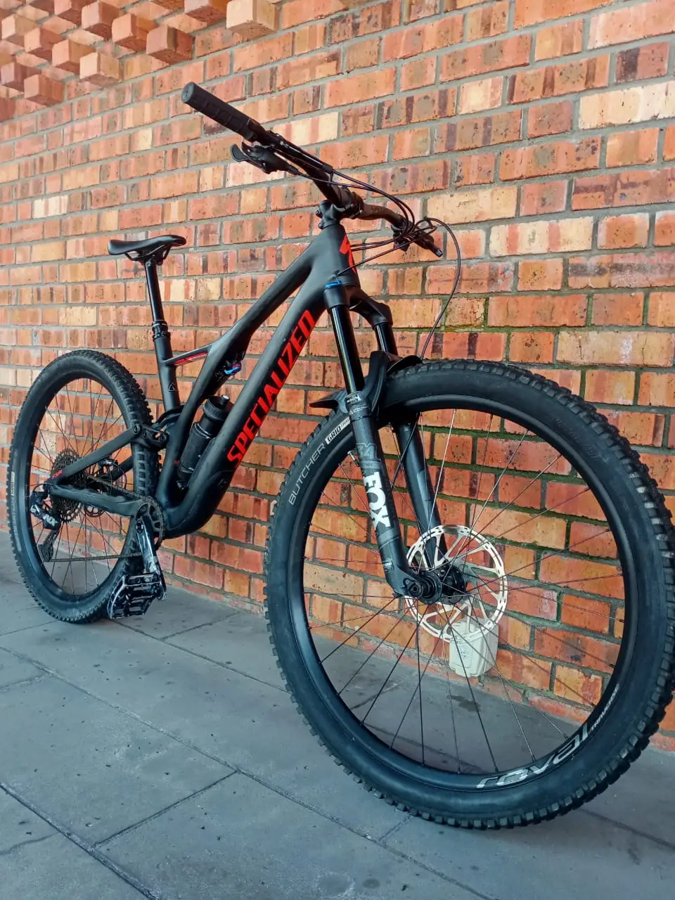Specialized stumpjumper 2020 comp carbon 29 for sale