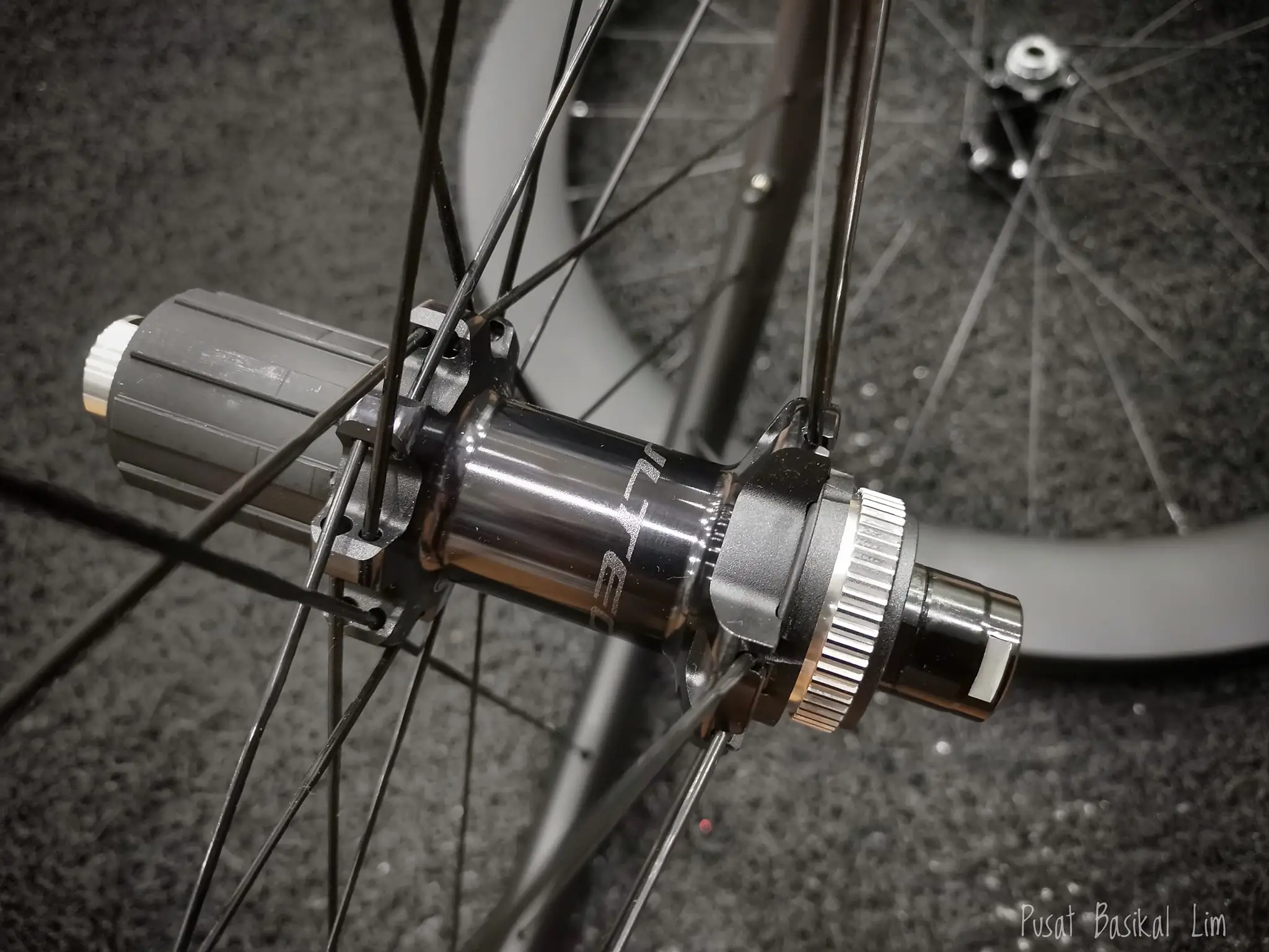 Shimano Ultegra C60 Carbon Wheelset