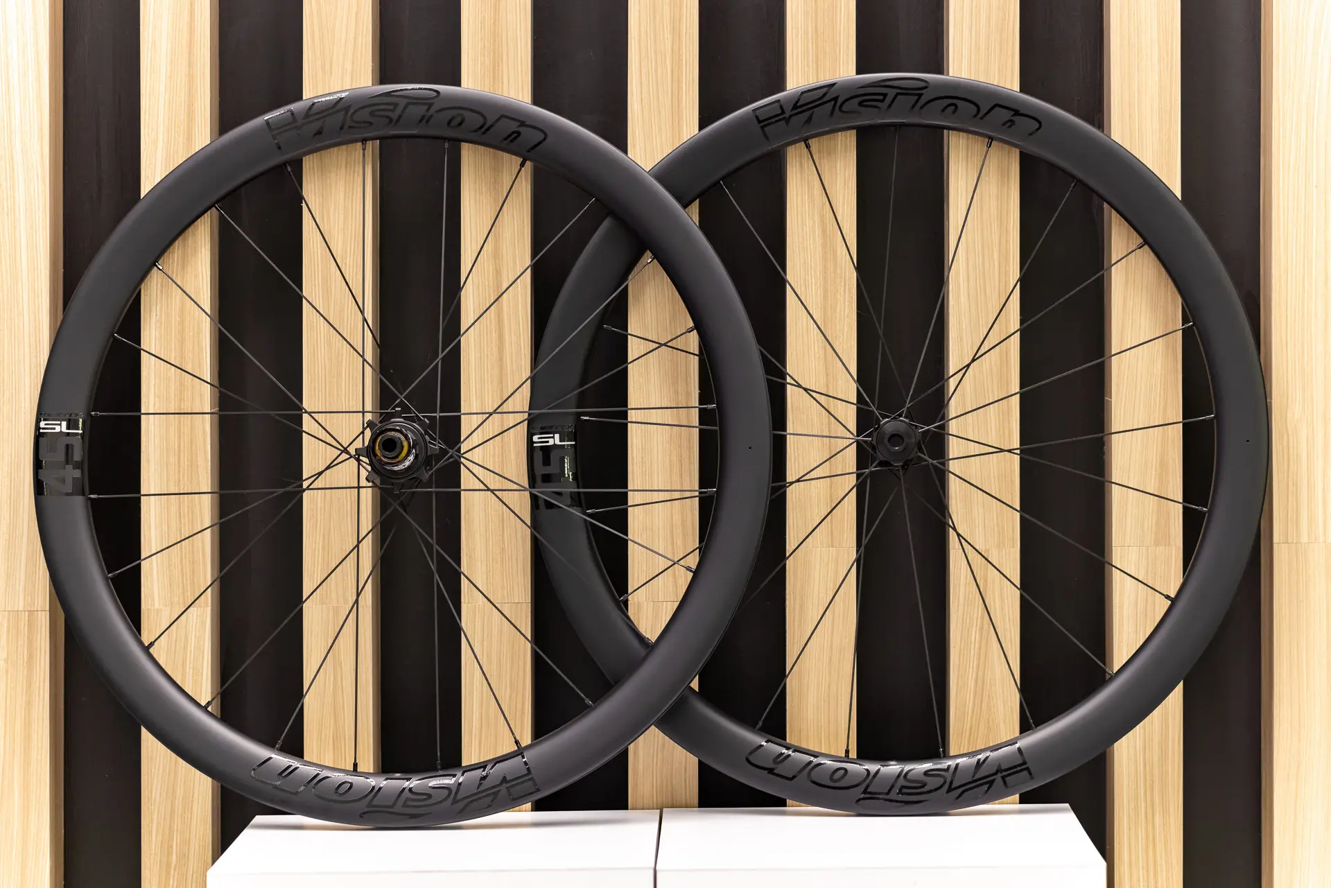 Vision Metron 45 SL DISC CLINCHER / Tubeless Ready Carbon Wheelset