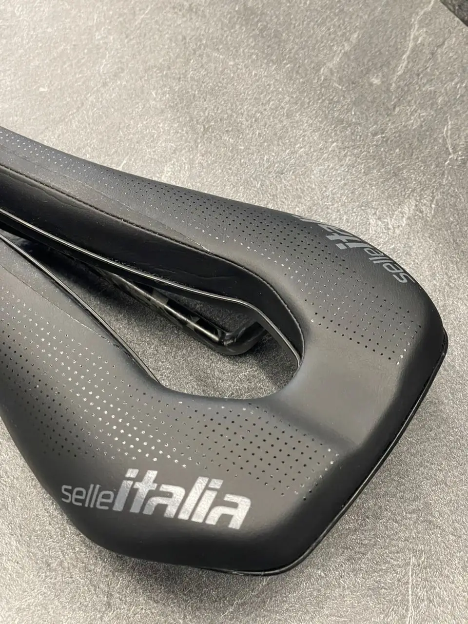 SELLE ITALIA WATT CARBON SADDLE CHEAP CHEAP SELLING !