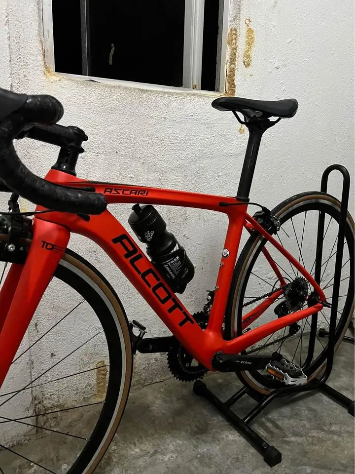 Alcott Ascari Lite rare red/orange matte colour