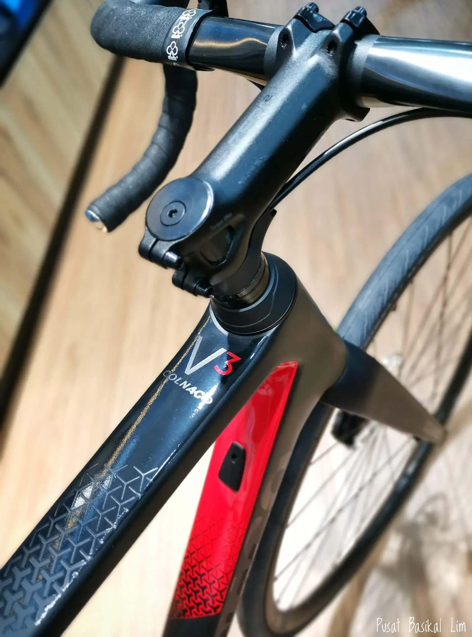 Colnago V3 105 DI2 Disc Road Bike