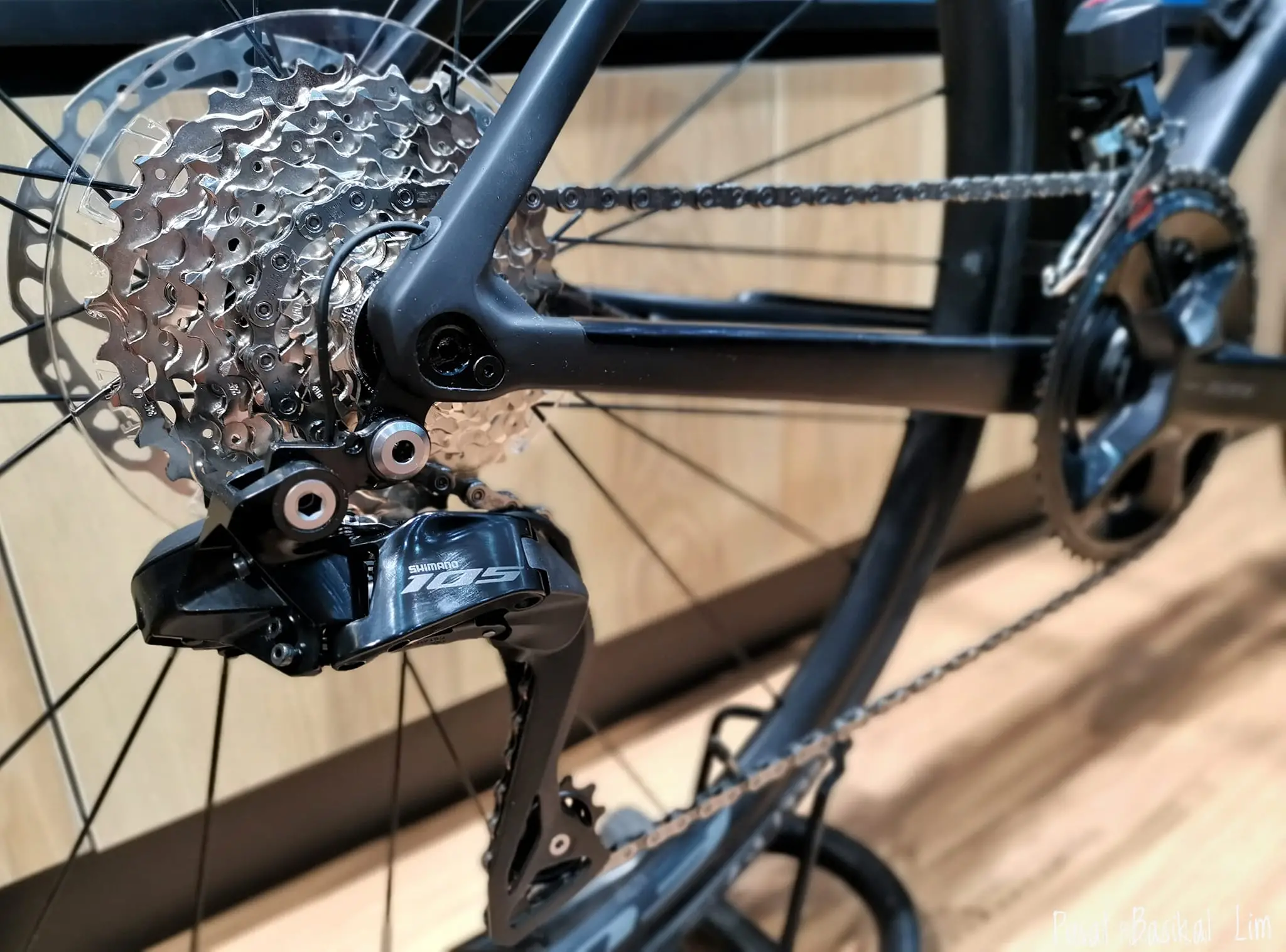 Colnago V3 105 DI2 Disc Road Bike