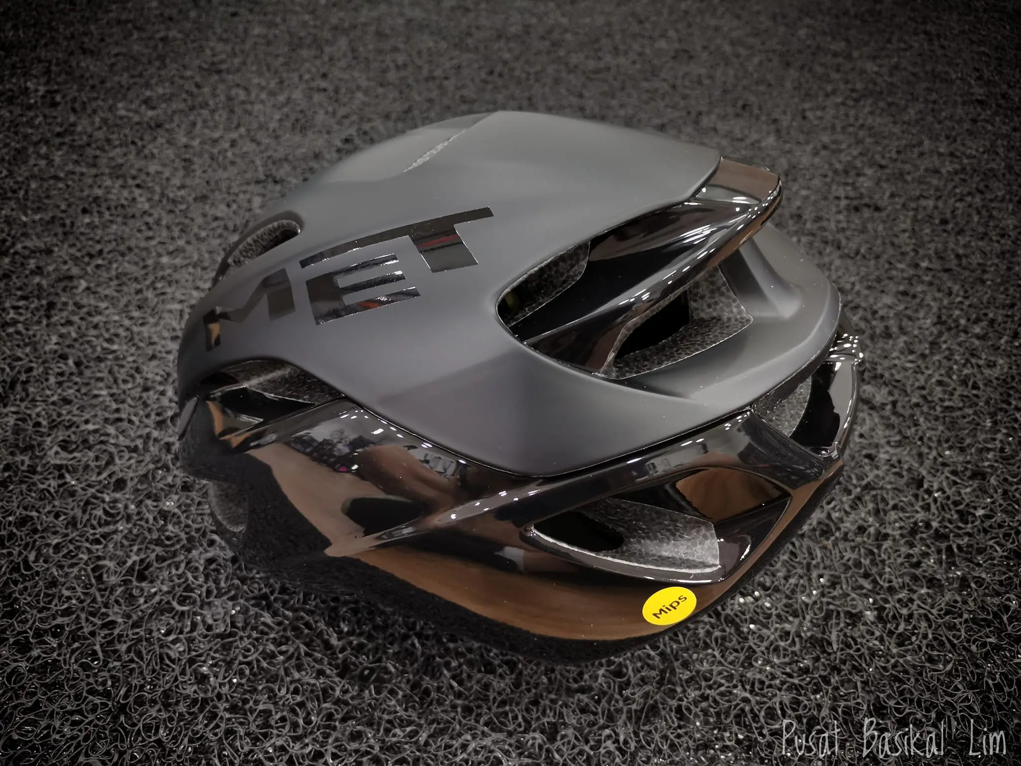 Met Rivale Mips Helmet