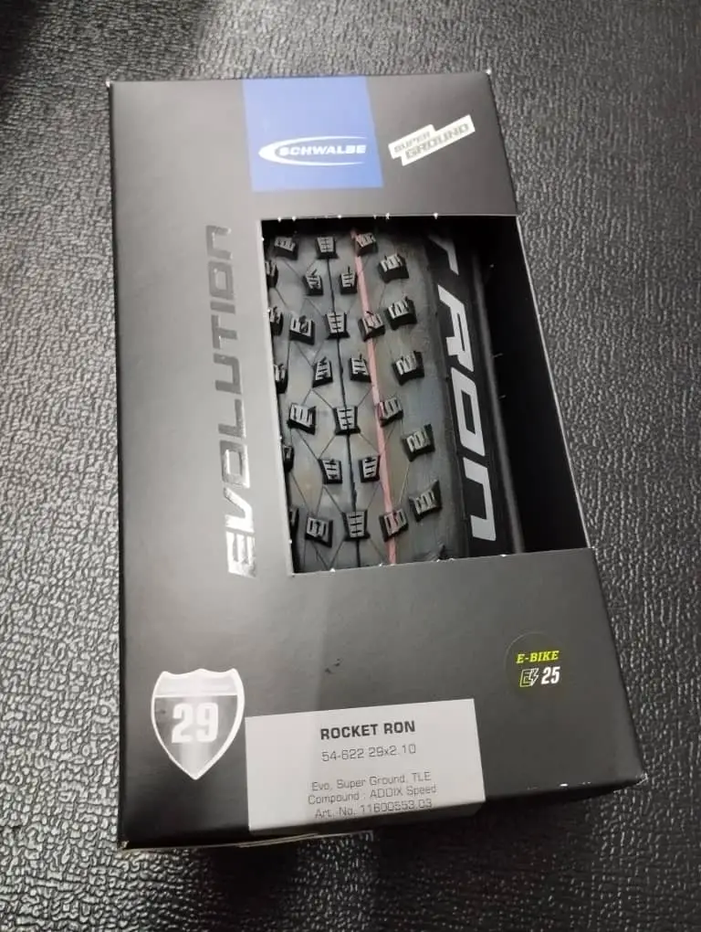 SCHWALBE EVOLUTION ROCKET RON MTB TIRE 29x2.10