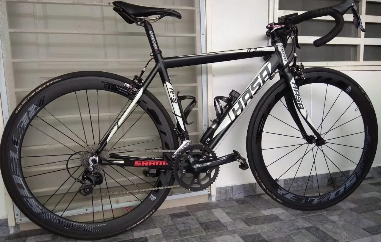 Roadbike 11 speed size 50 with Carbon Clincher
