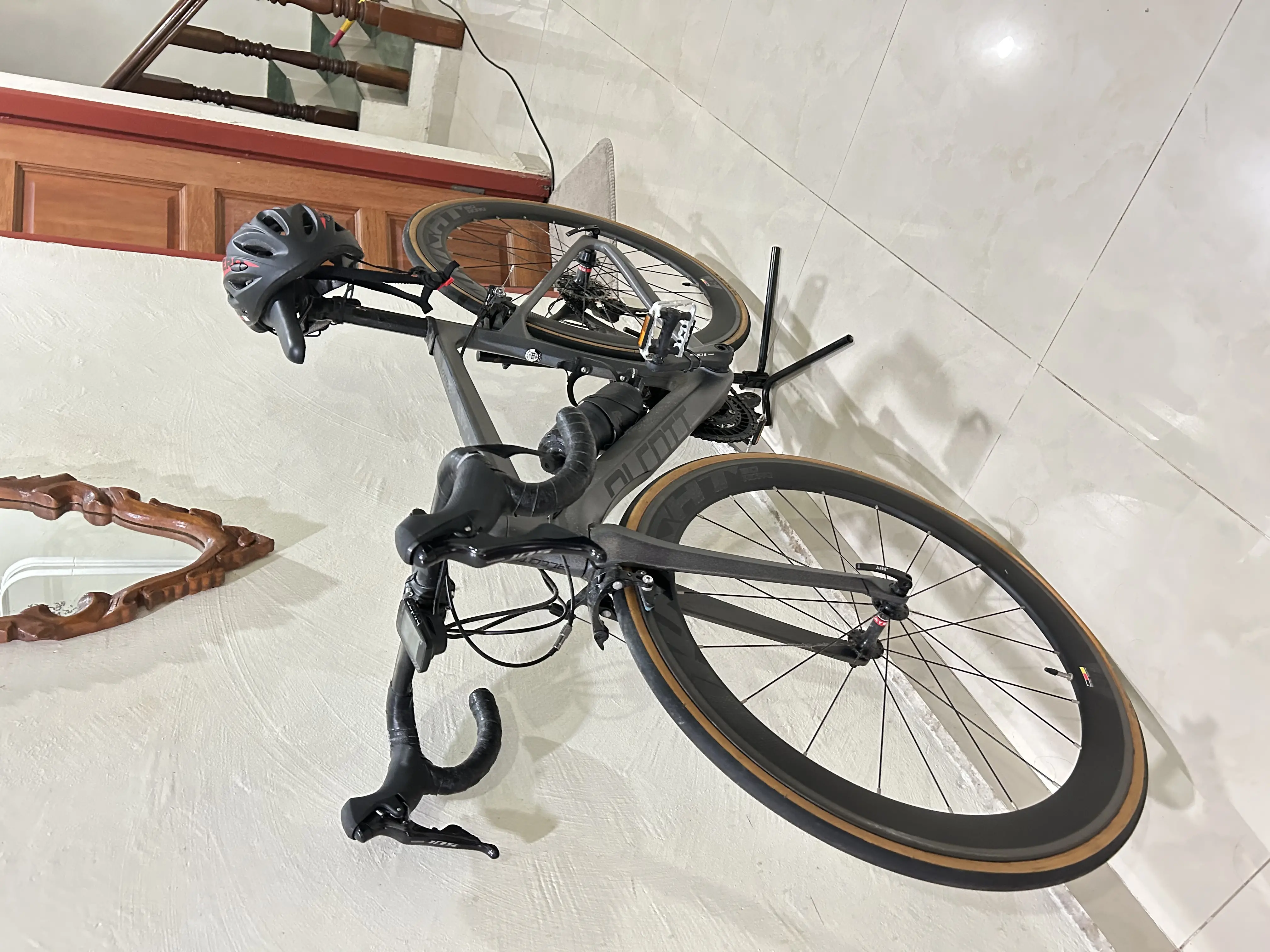 Alcott Zagato Lite Road Bike comes with Bryton bike comp