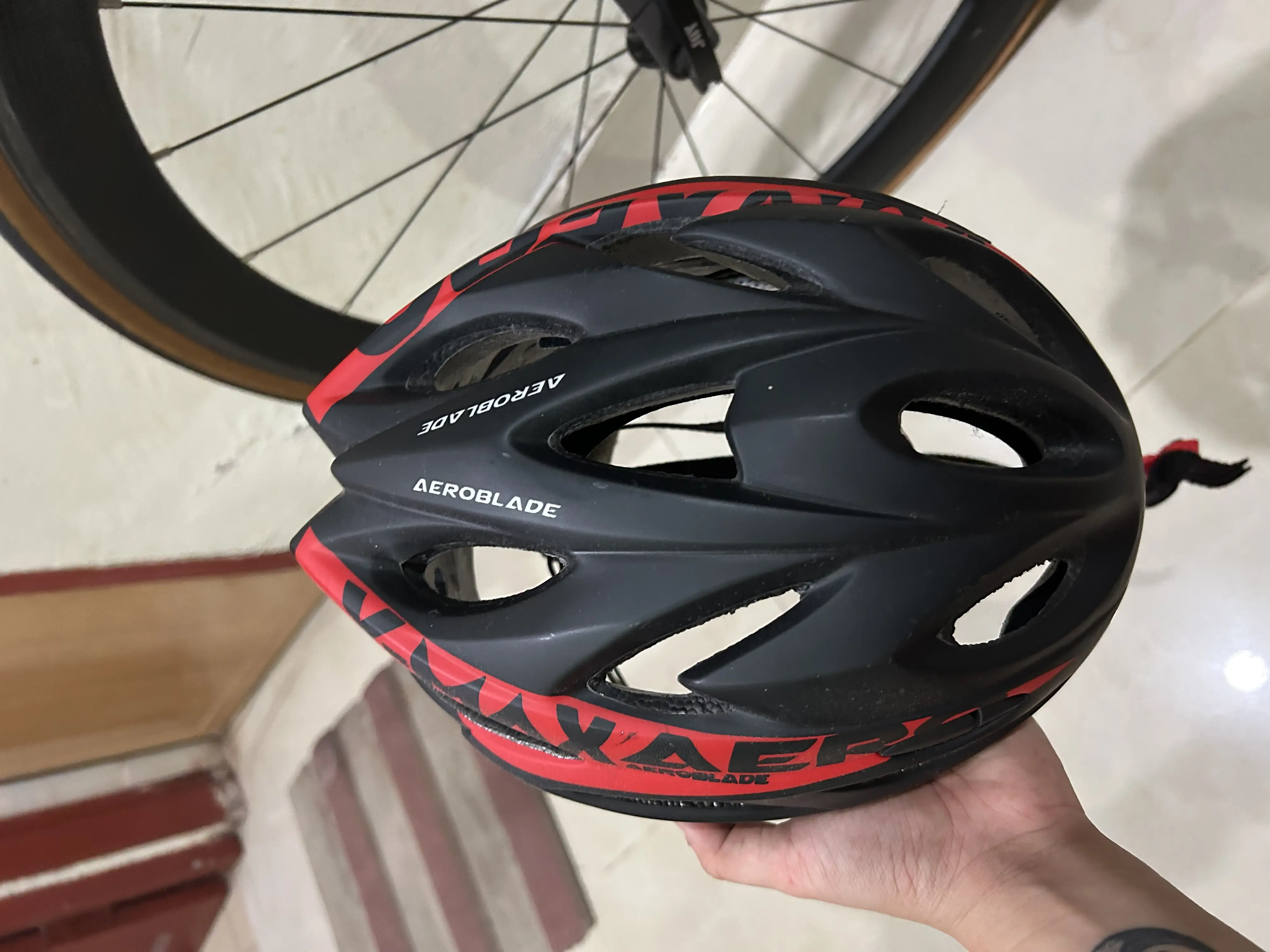 Alcott Zagato Lite Road Bike comes with Bryton bike comp