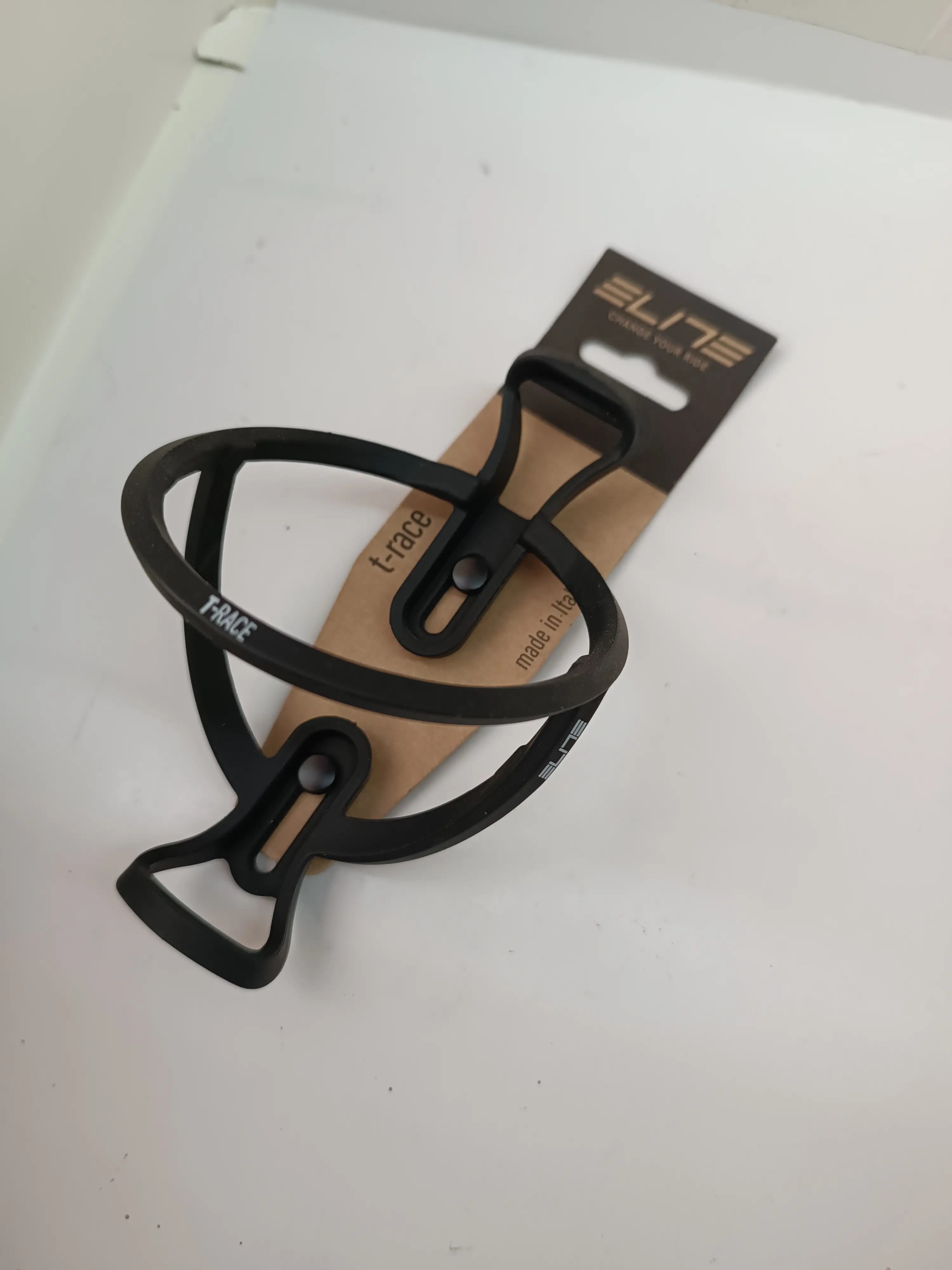 ELITE T-RACE BOTTLE CAGE (BLACK)