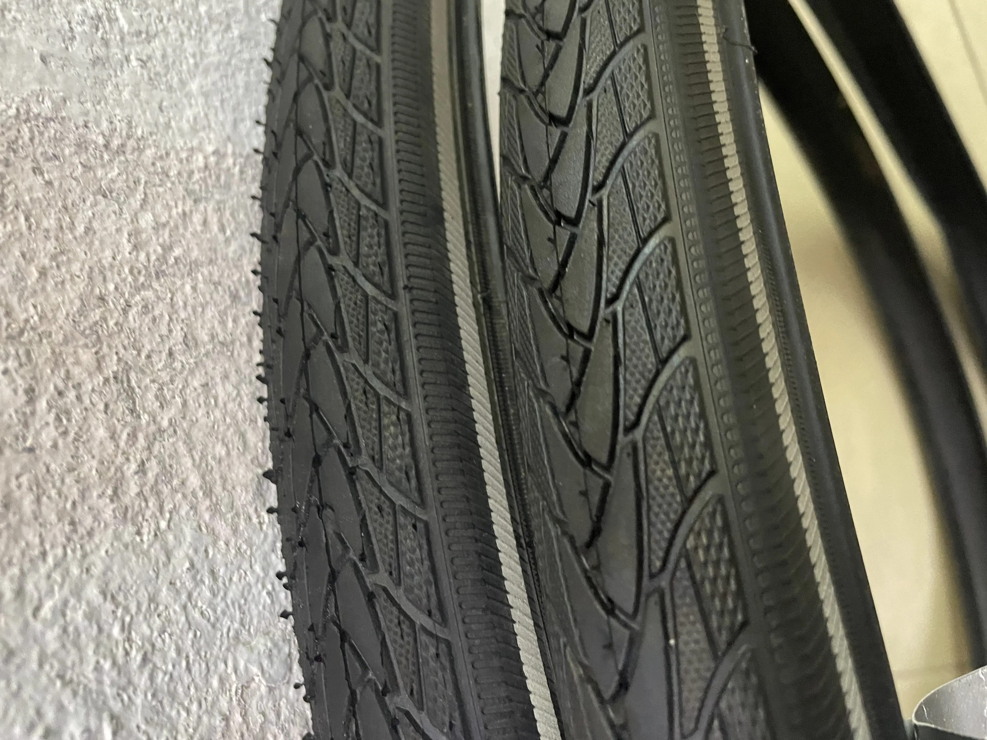 Schwalbe Marathon plus 700cc New tire for sale