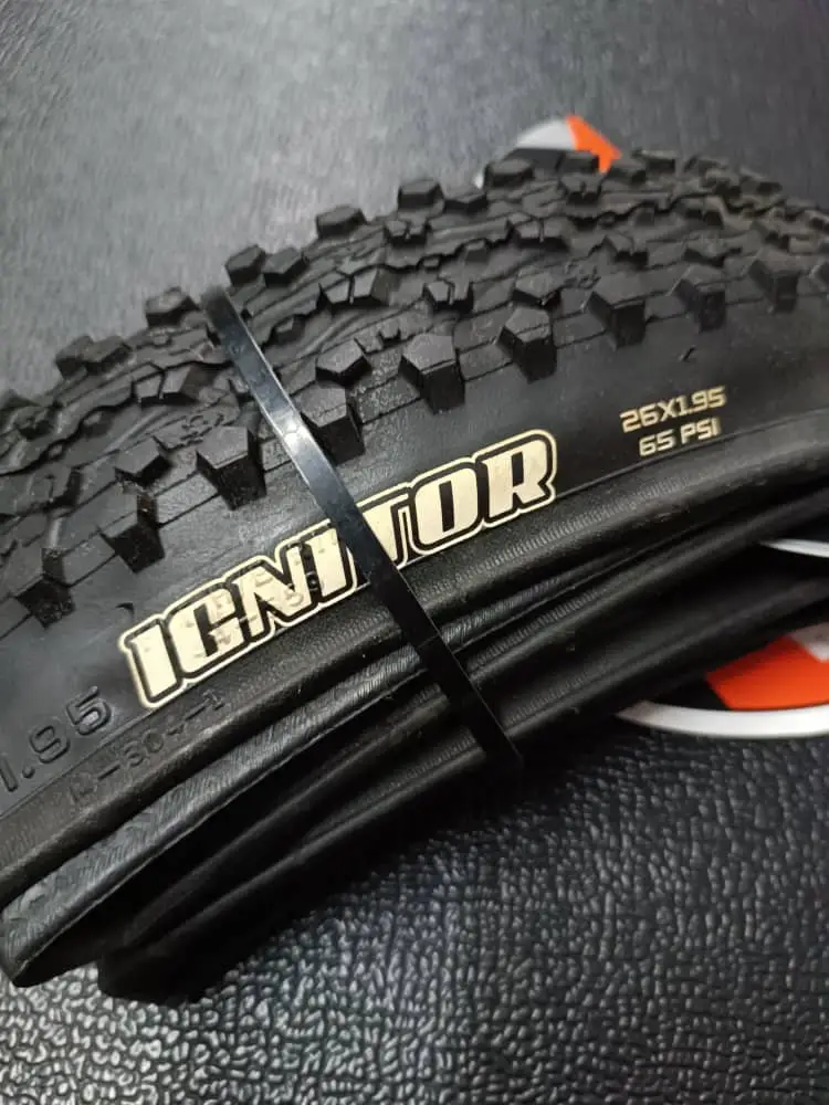 MAXXIS IGNITOR MTB TIRE MOUNTAIN BIKE TYRE 26x1.95