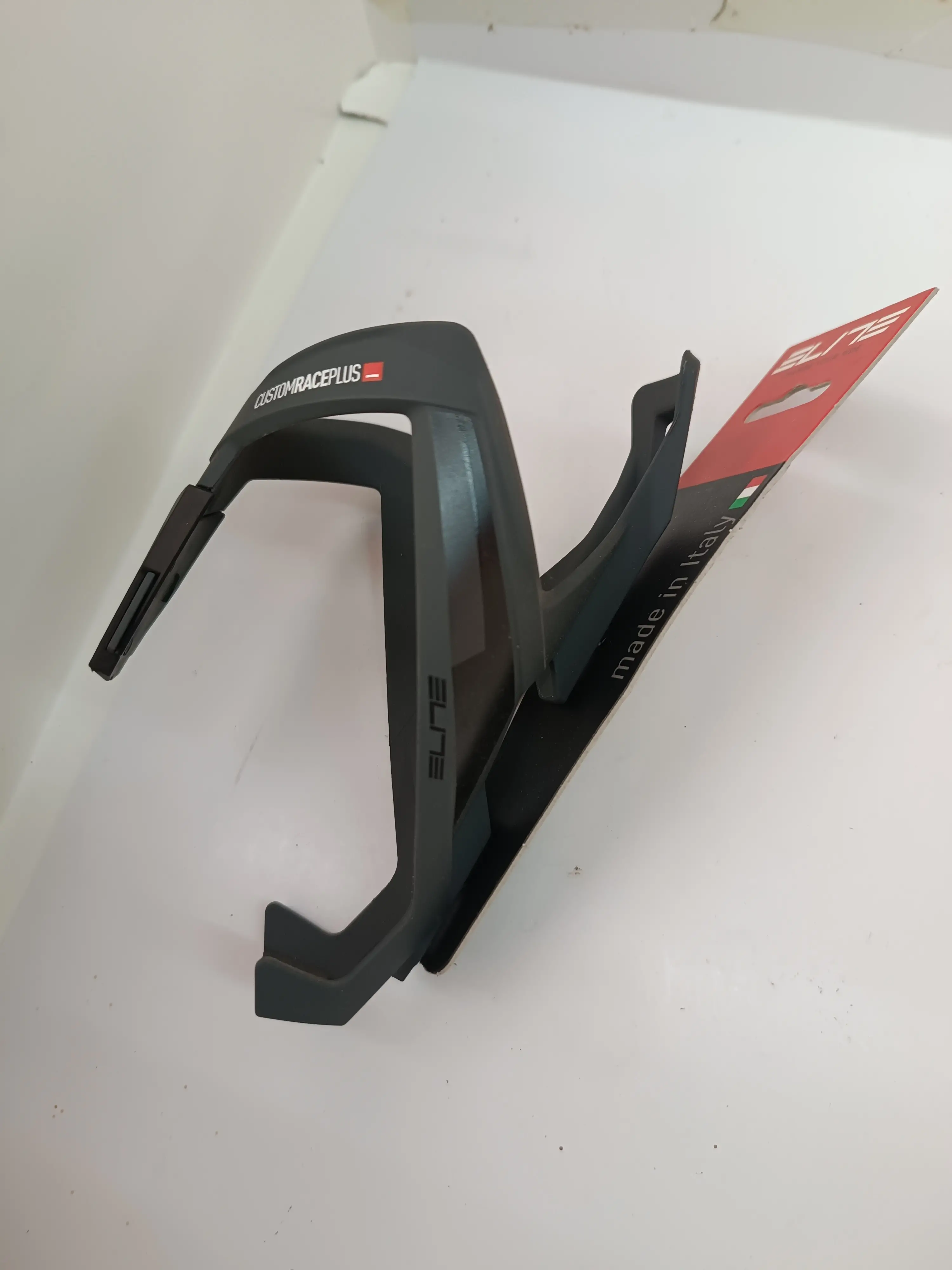 ELITE CUSTOMRACEPLUS BOTTLE CAGE (MATT BLACK-BLACK)