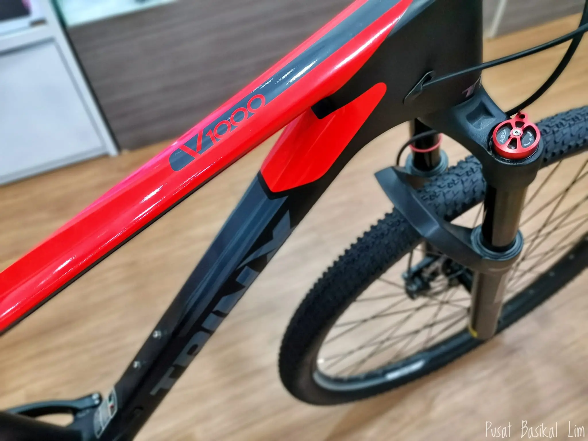 Trinx V1000 Pro 29 Carbon MTB