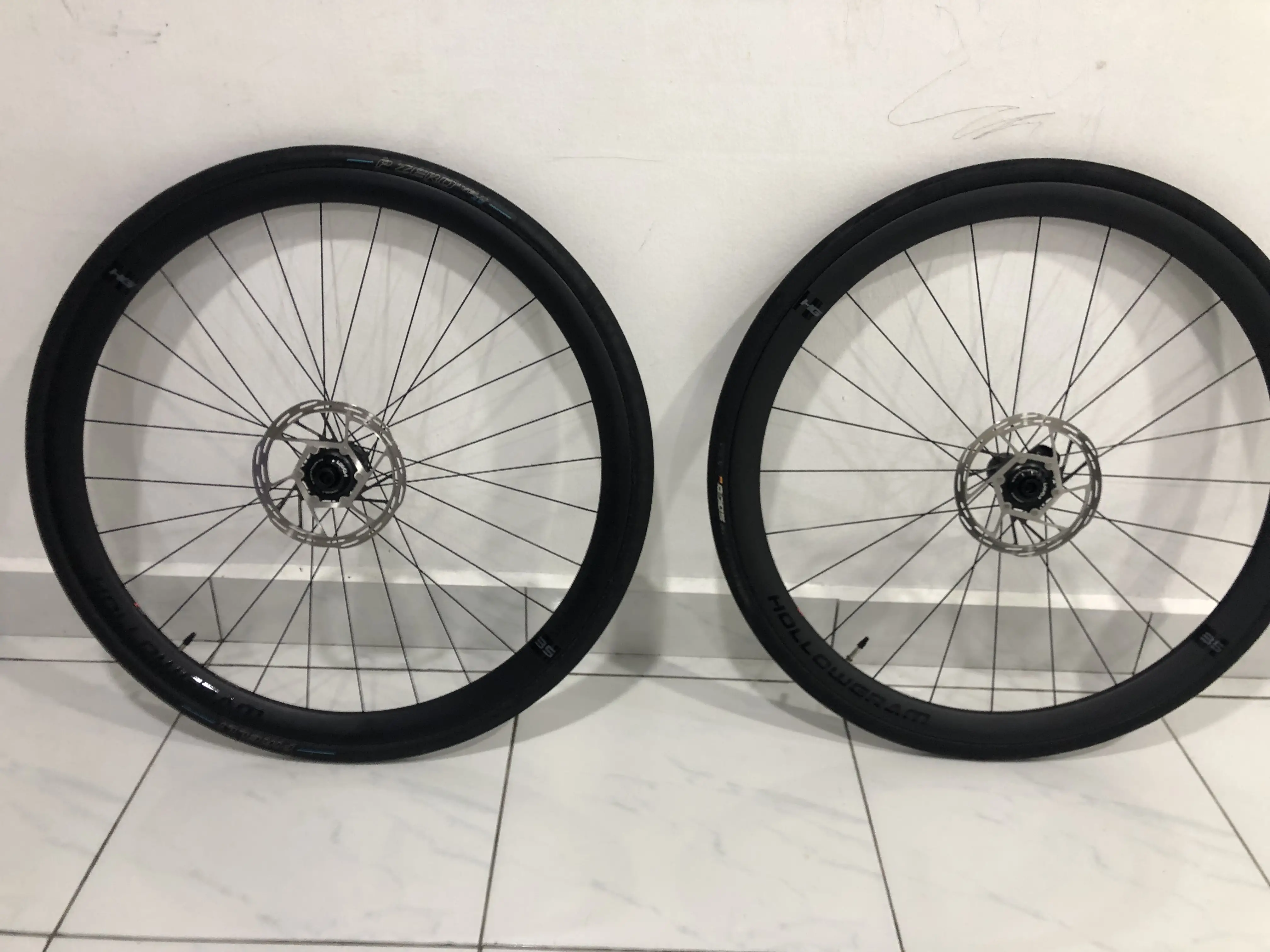 Hollowgram Wheelset