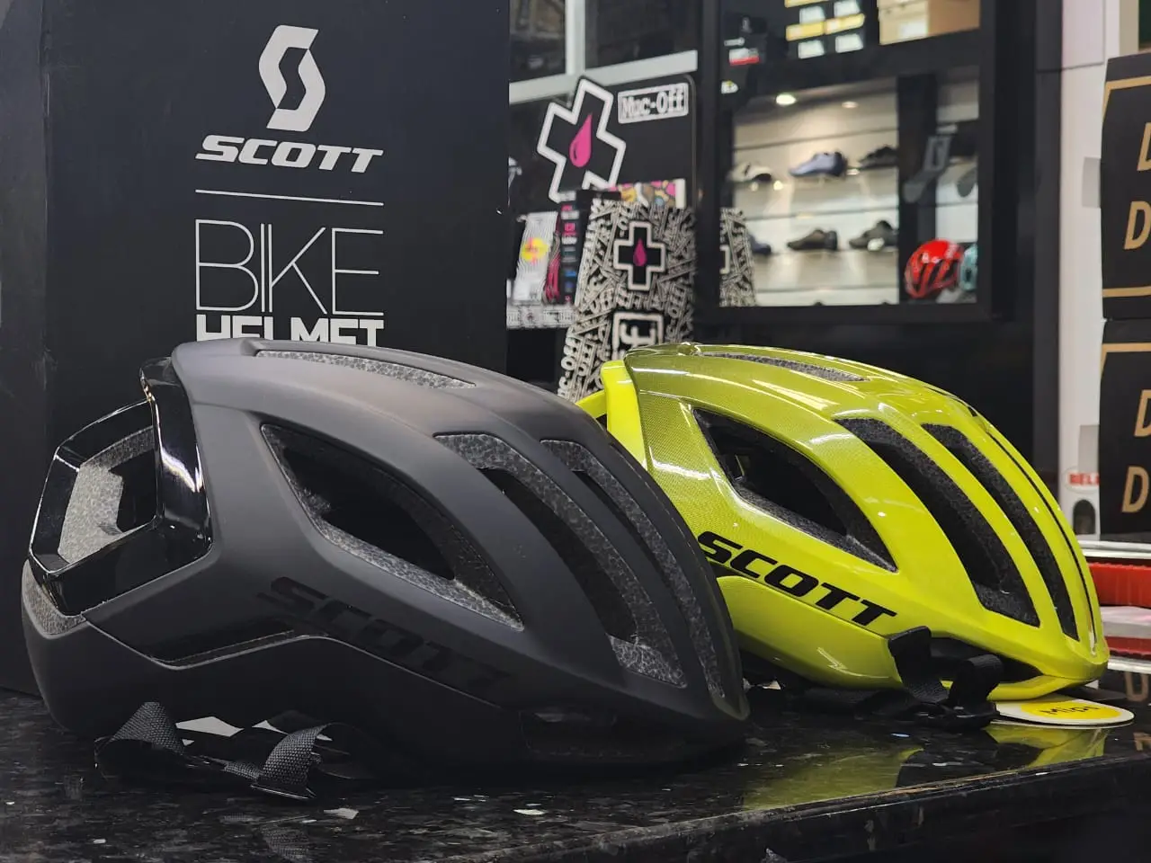 SCOTT CENTRIC PLUS (CE) (MIPS) (L SIZE)