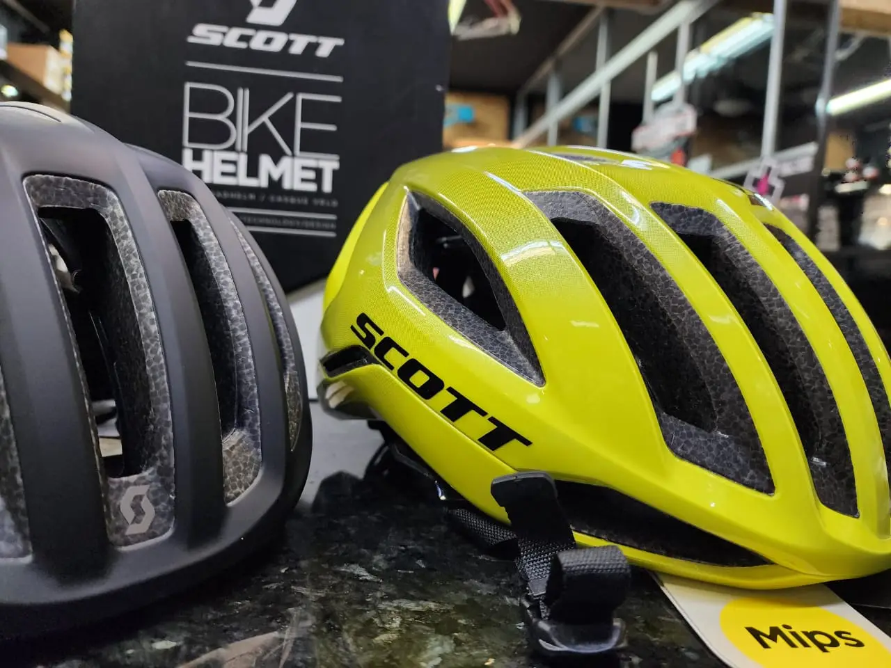 SCOTT CENTRIC PLUS (CE) (MIPS) (L SIZE)