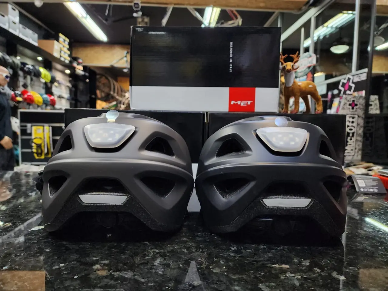 MET MOBILITE - Urban Helmet with Integrated Led Light