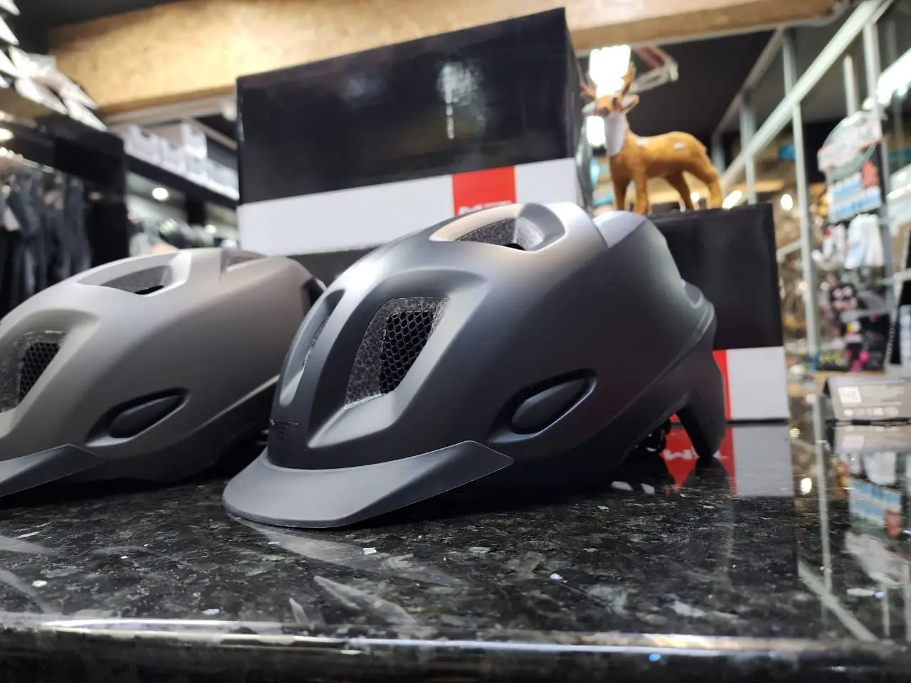 MET MOBILITE - Urban Helmet with Integrated Led Light