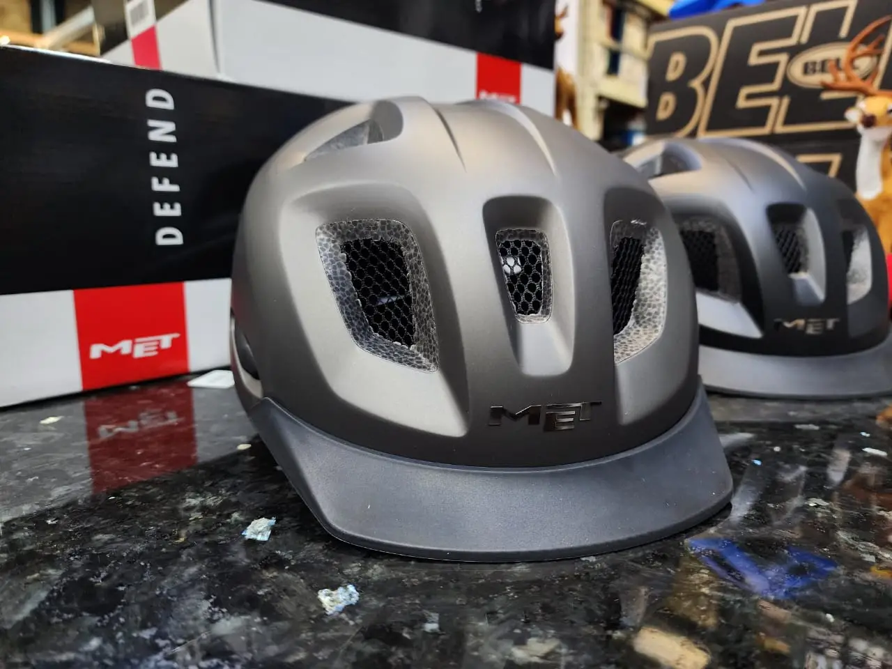 MET MOBILITE - Urban Helmet with Integrated Led Light