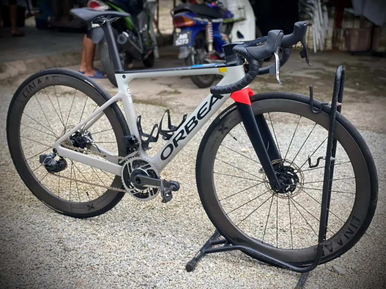 Sram Red AXS disc roadbike groupset : Flagship model