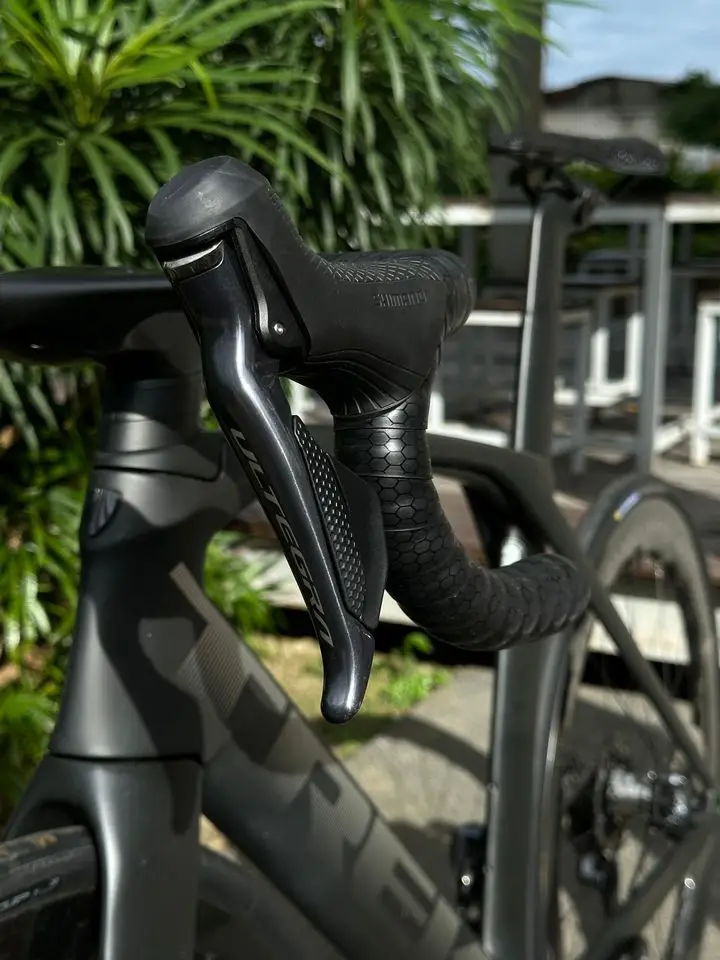 2021 Trek Madone SLR Disc Ultegra Di2 & Princeton CarbonWorks Wake 6560
