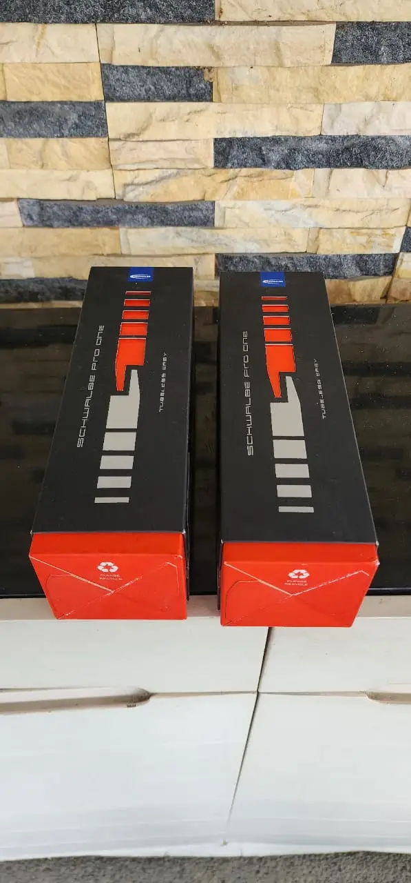 Schwalbe pro one tubeless tires