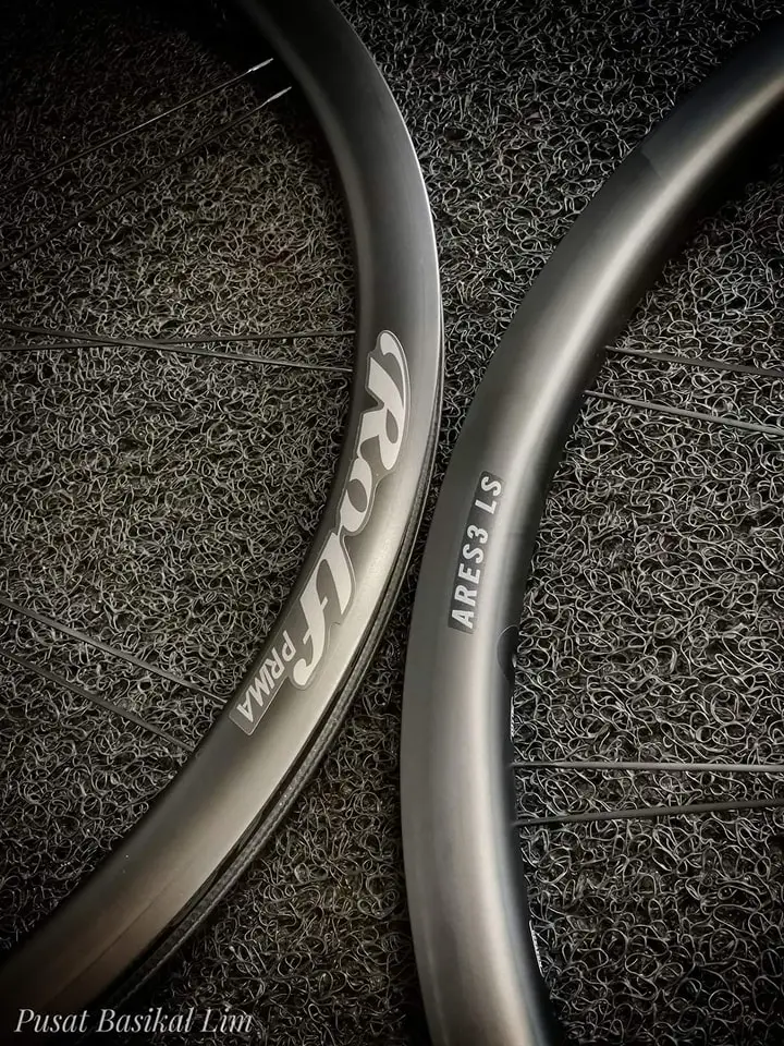 Rolf Prima Ares 3 LS Disc Carbon Wheelse