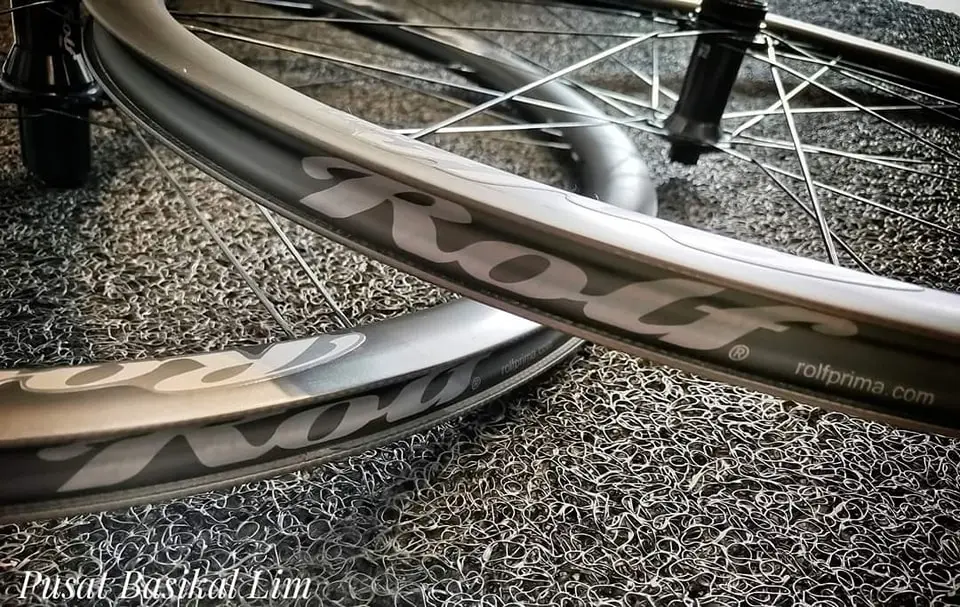 Rolf Prima Ares 3 LS Disc Carbon Wheelse