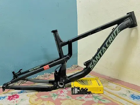 Santa Cruz Nomad V4 Alu FRAME