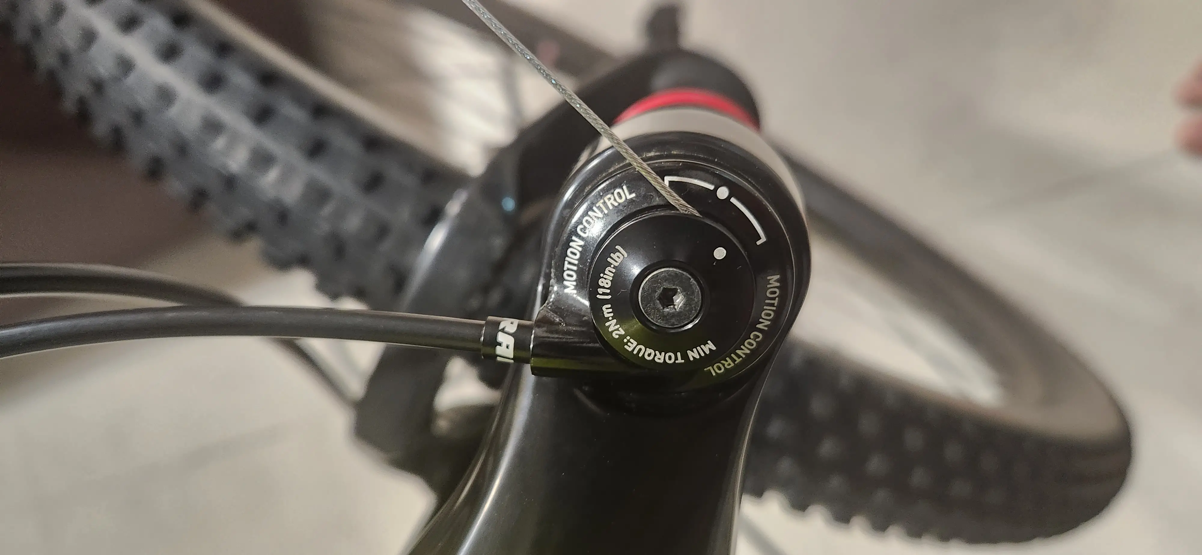 RockShox Reba 29er with remote