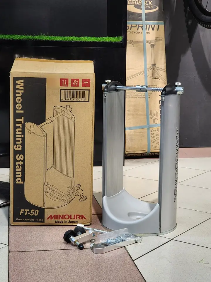Minora FT-50 Wheel Truing Stand