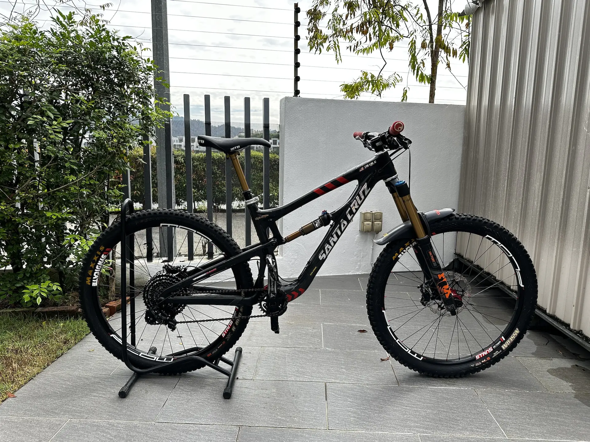 [WTS] Santa Cruz Nomad V3 14kg Carbon Enduro bike With Fox 36 Fox Float CTD MTB Mountain Bike