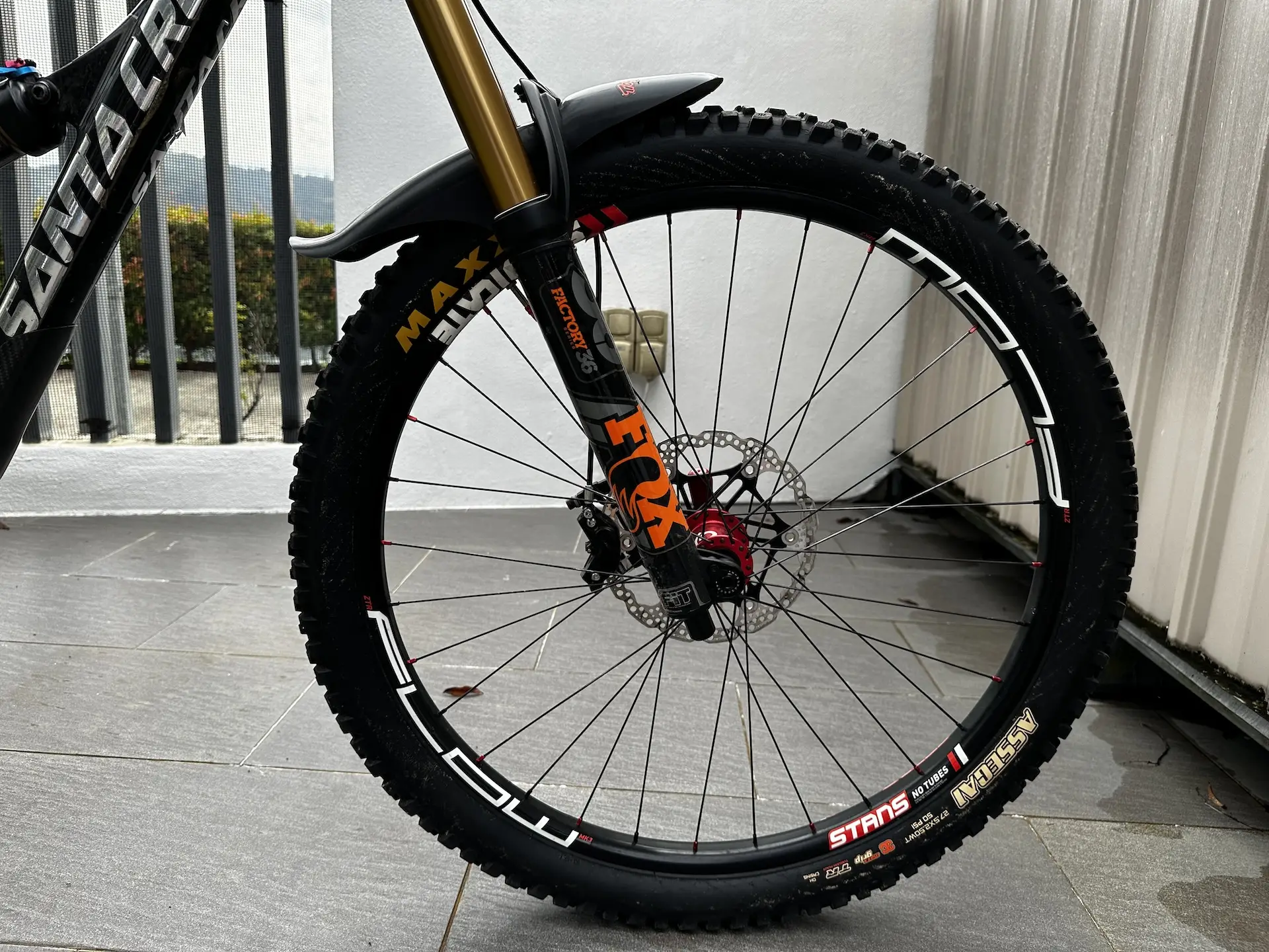 [WTS] Santa Cruz Nomad V3 14kg Carbon Enduro bike With Fox 36 Fox Float CTD MTB Mountain Bike