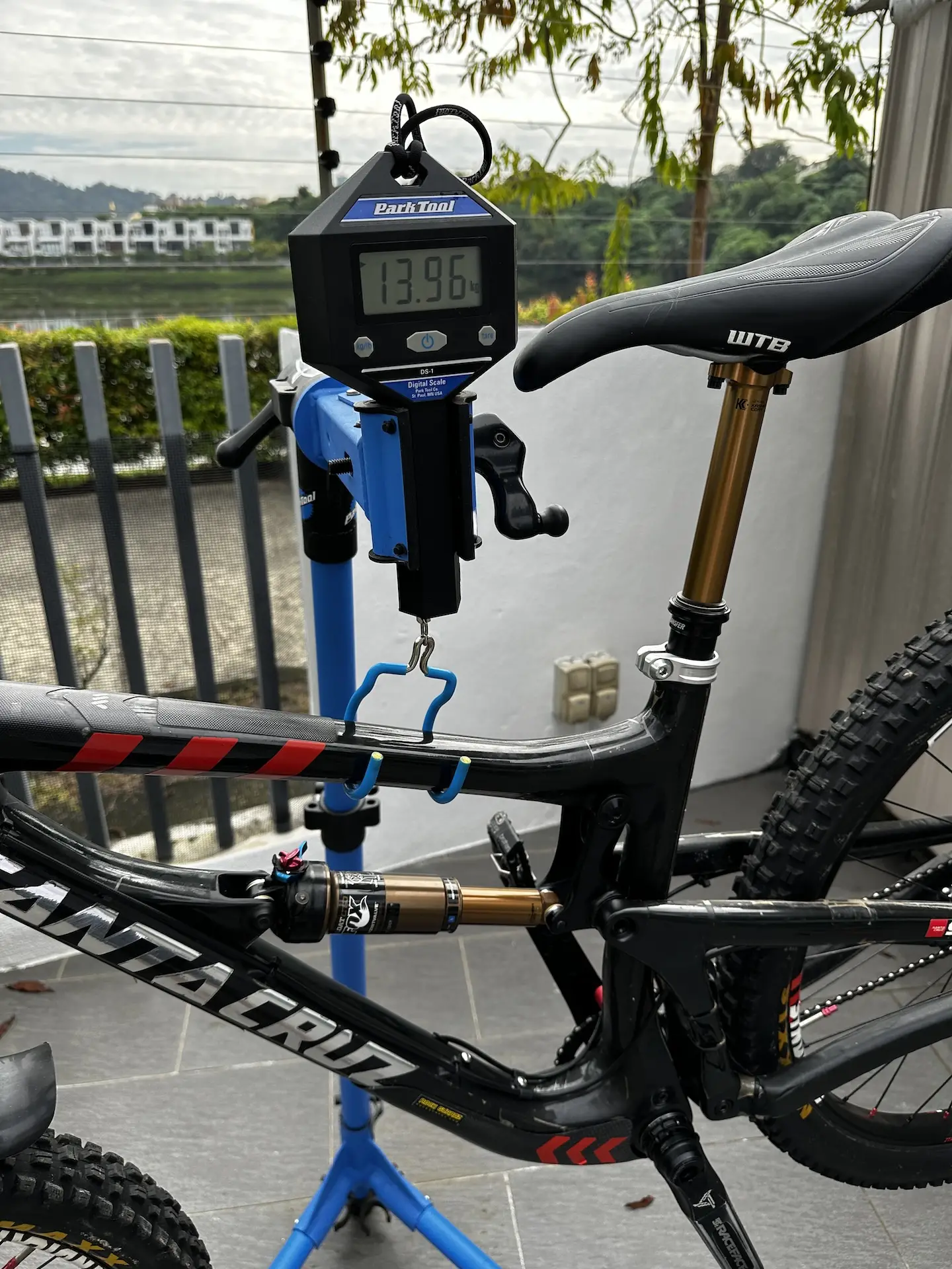 [WTS] Santa Cruz Nomad V3 14kg Carbon Enduro bike With Fox 36 Fox Float CTD MTB Mountain Bike