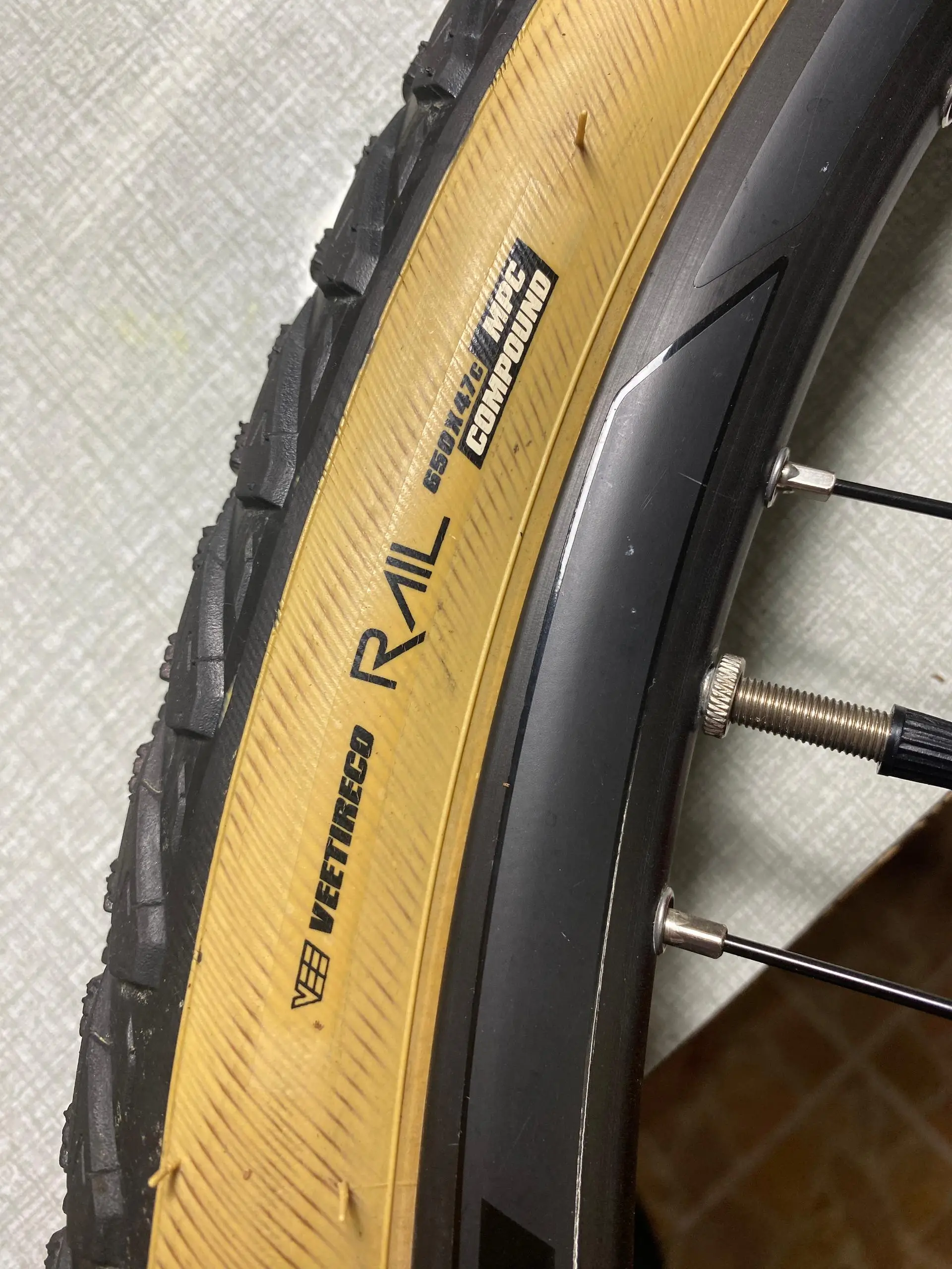 GX Gravel Wheelset Include Tire and Rotor
