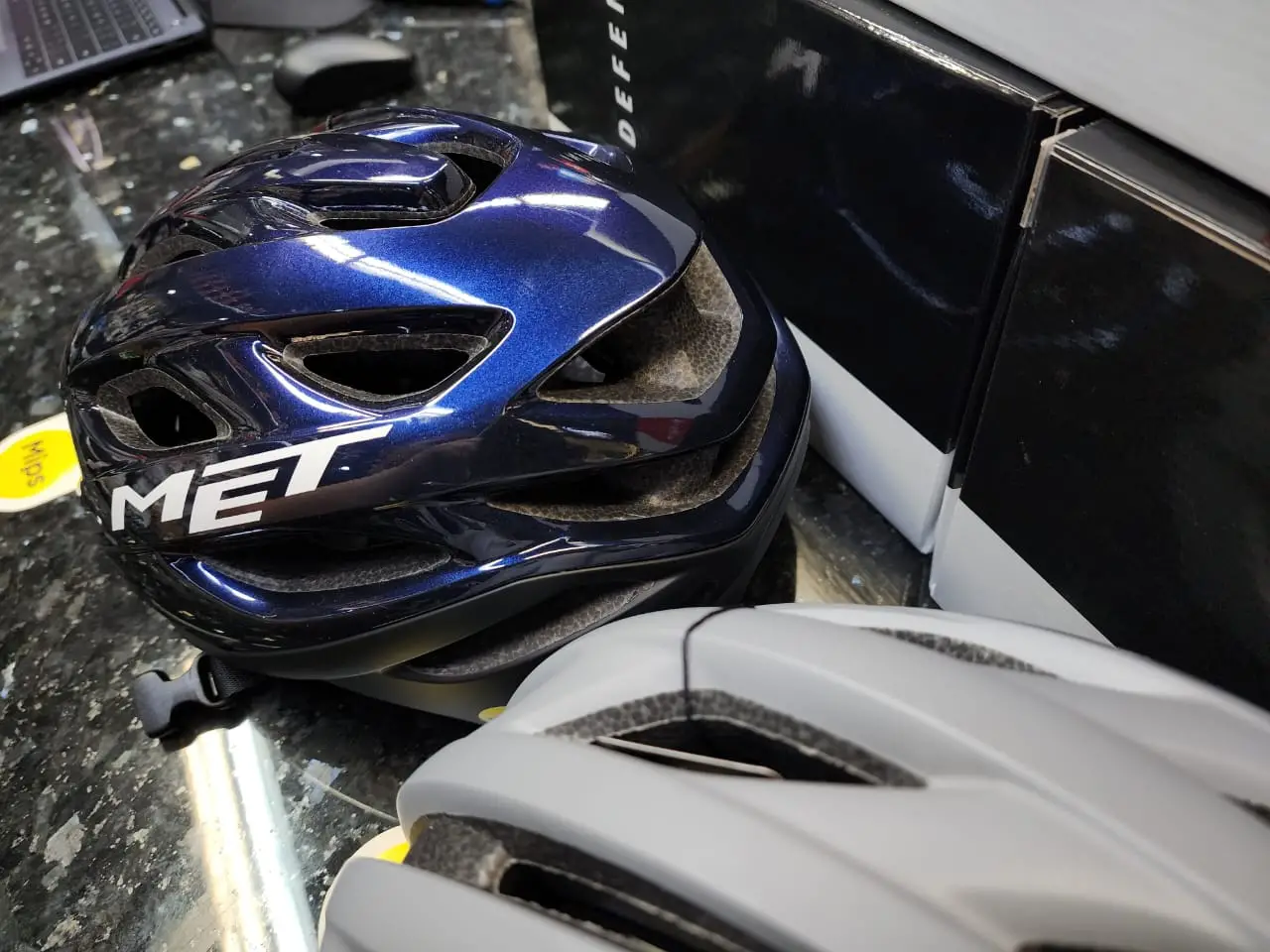 MET ESTRO MIPS® - Cycling Helmet for Road