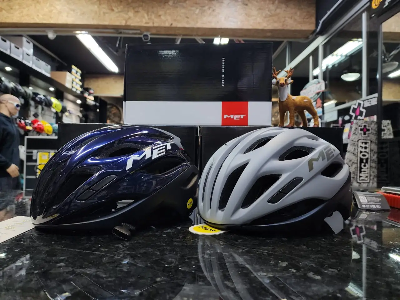 MET ESTRO MIPS® - Cycling Helmet for Road